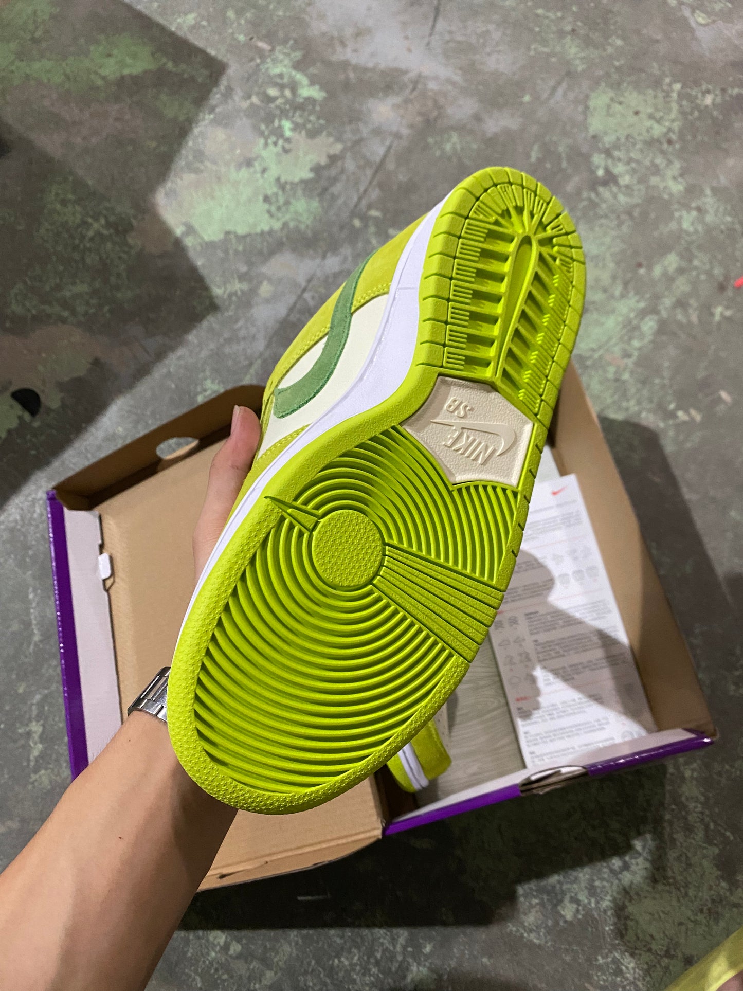 A Nike SB Dunk- Sour Apple