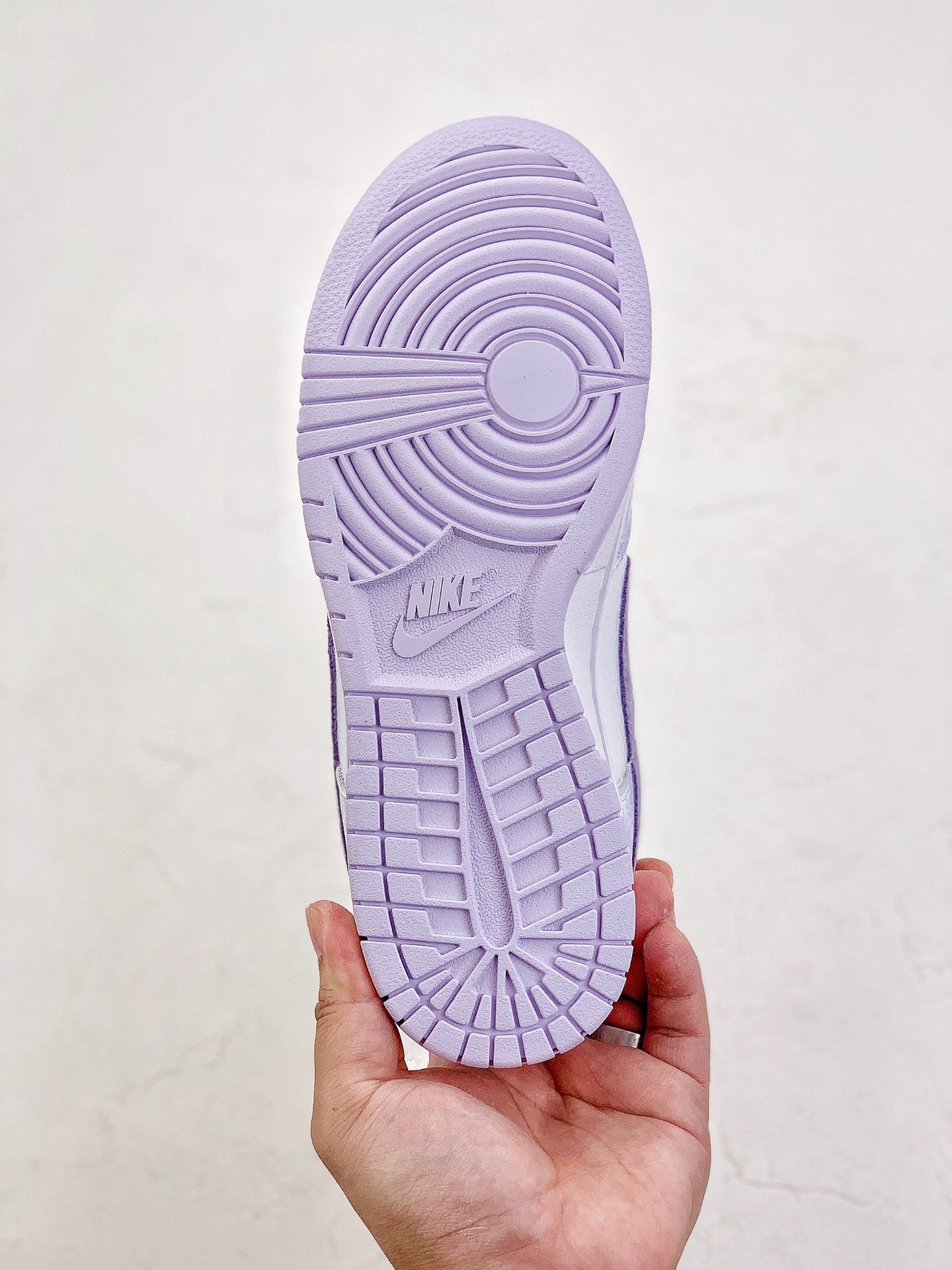 A Nike SB Dunk - Purple Pulse