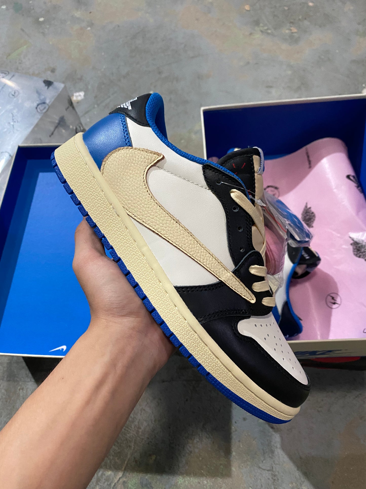 Jordan 1 Travis Scott - Fragment Design