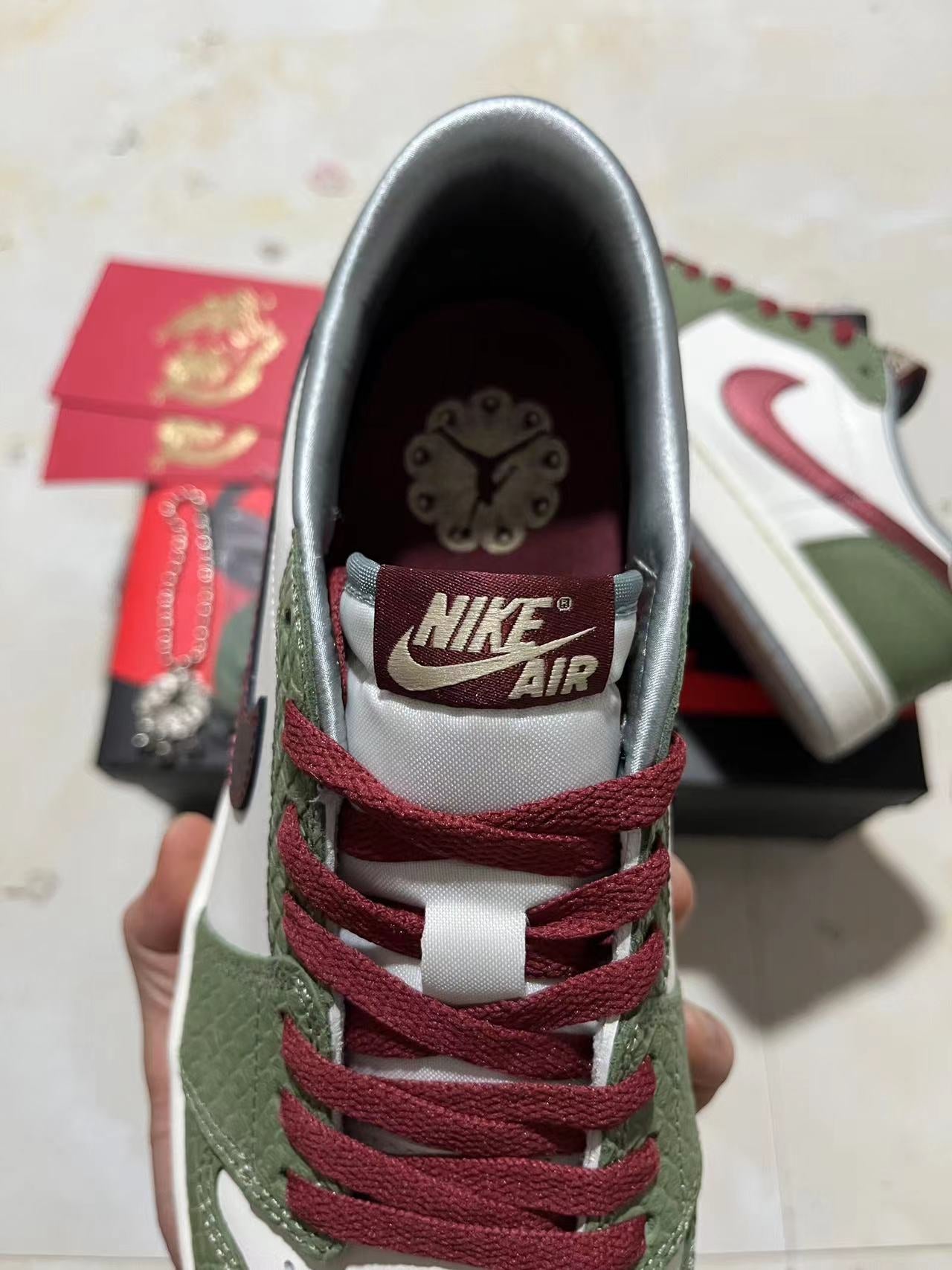 Jordan 1 Low - Year of the Dragon