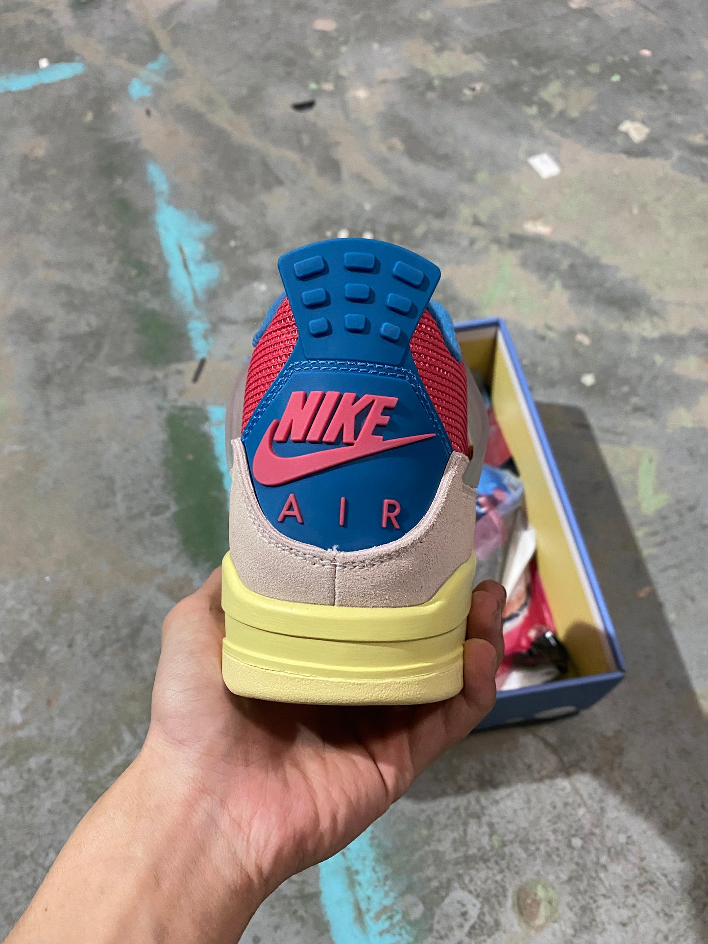 Jordan 4 - Union Guava Ice