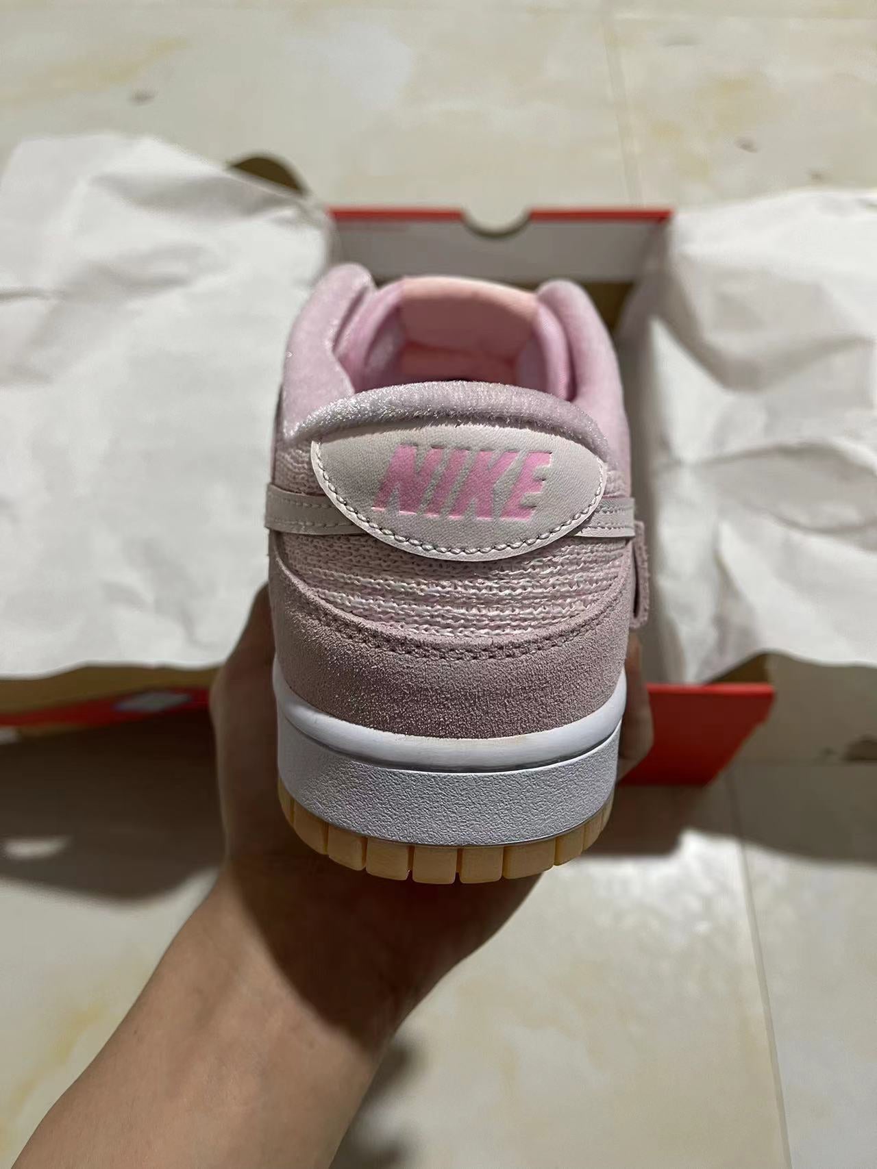 A Nike Sb Dunk - Teddy Bear Light Soft Pink