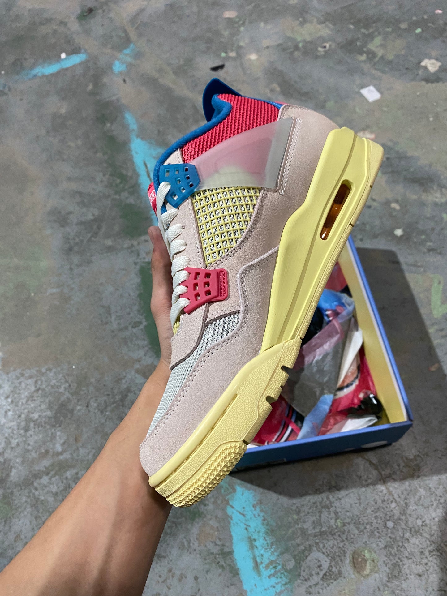 Jordan 4 - Union Guava Ice