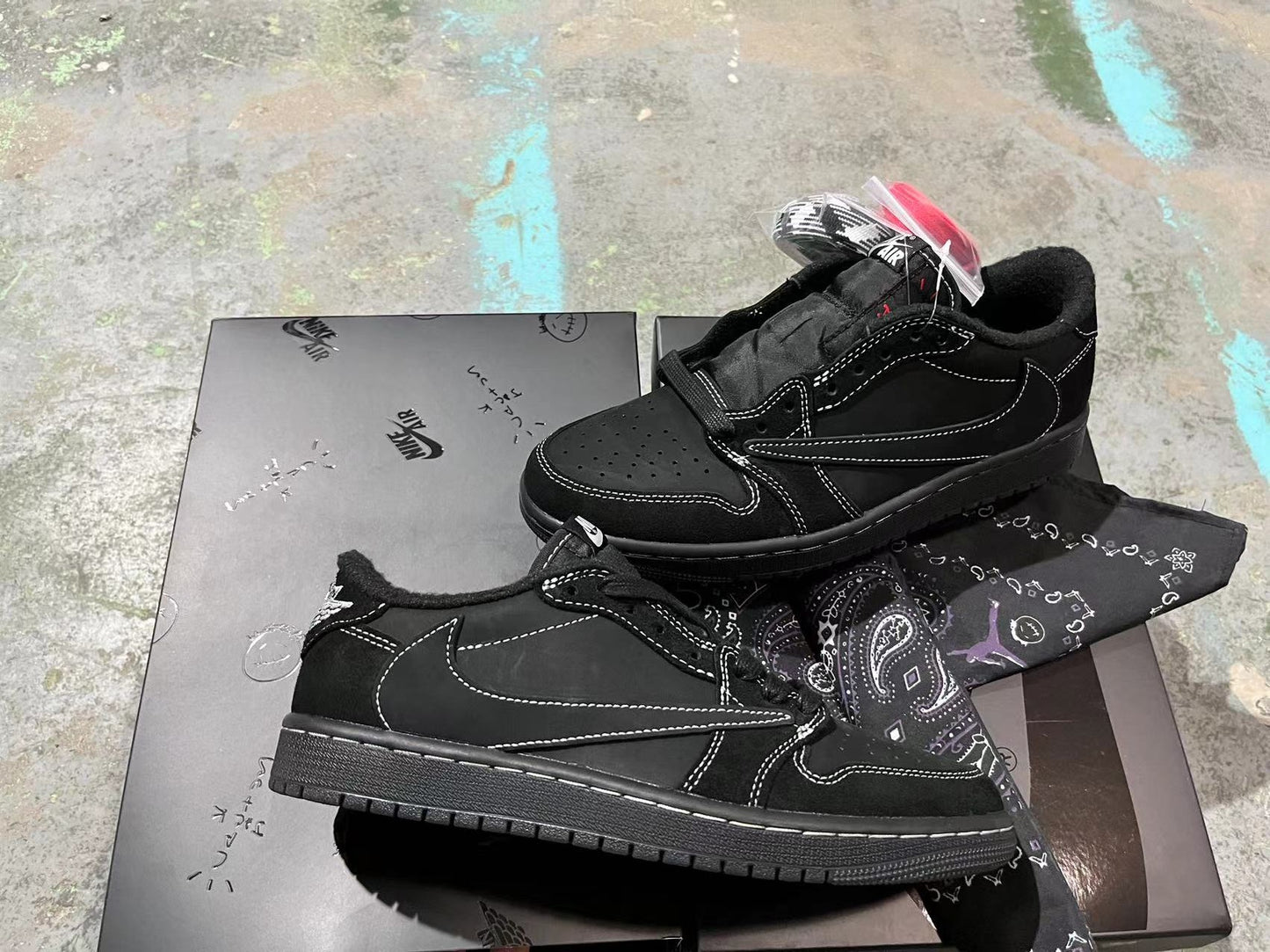 Jordan 1 Travis Scott - Phantom Black