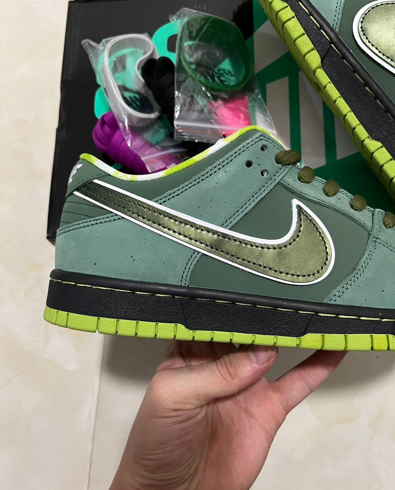 A Nike SB Dunk- Green Lobster