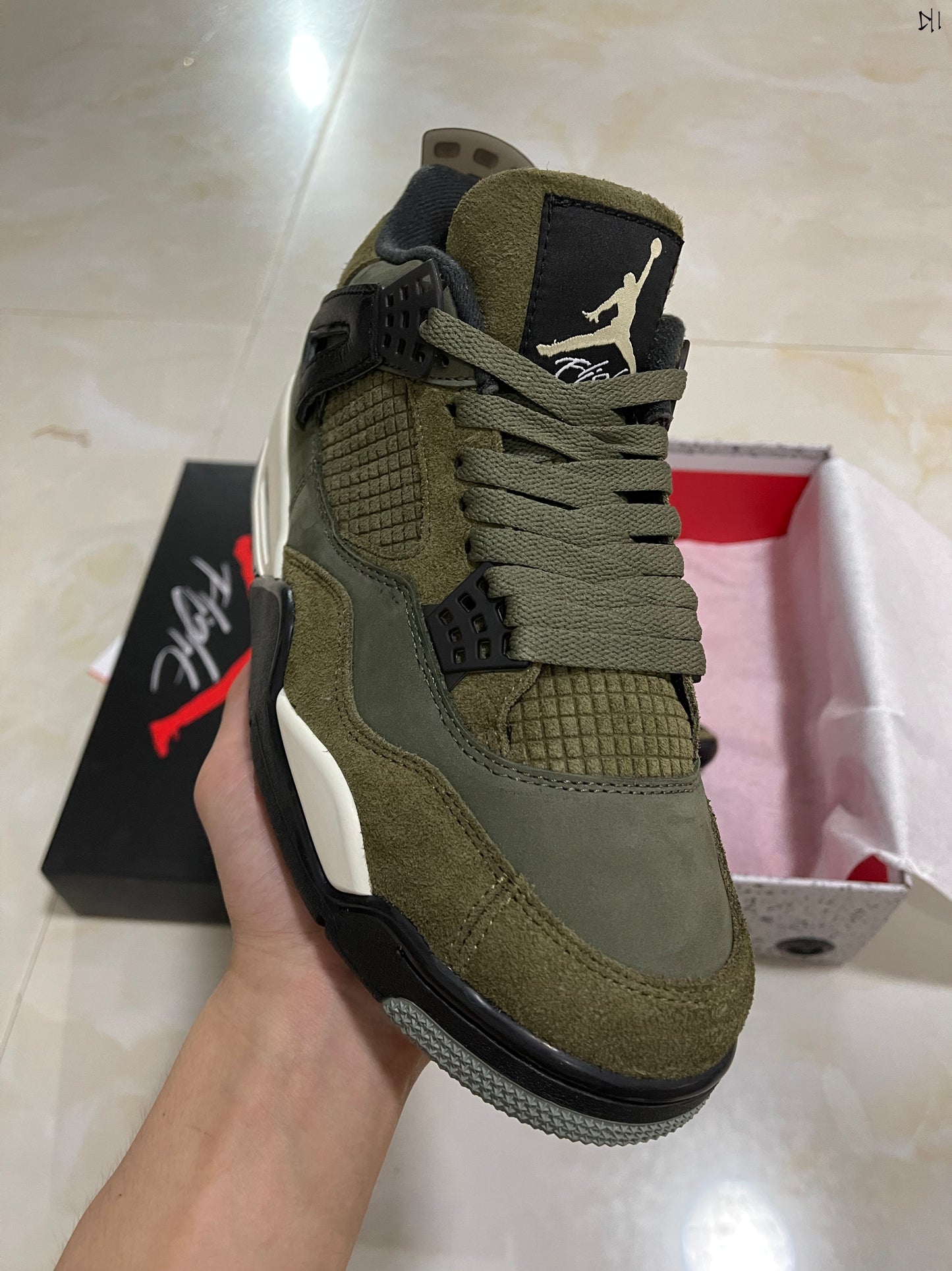 Jordan 4 - Medium Olive