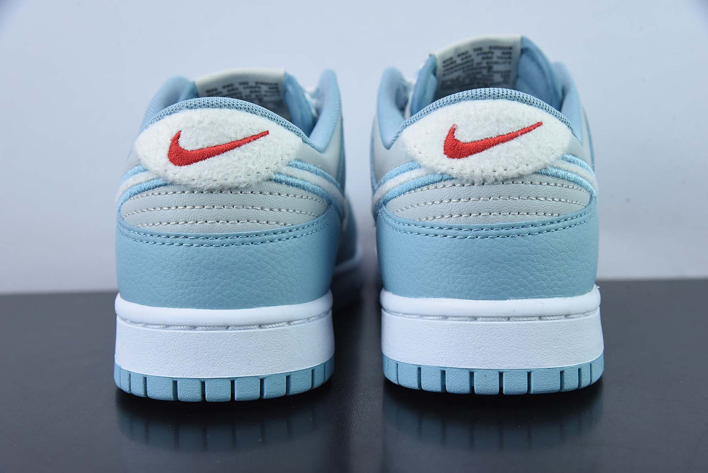 A Nike SB Dunk - Worn Blue