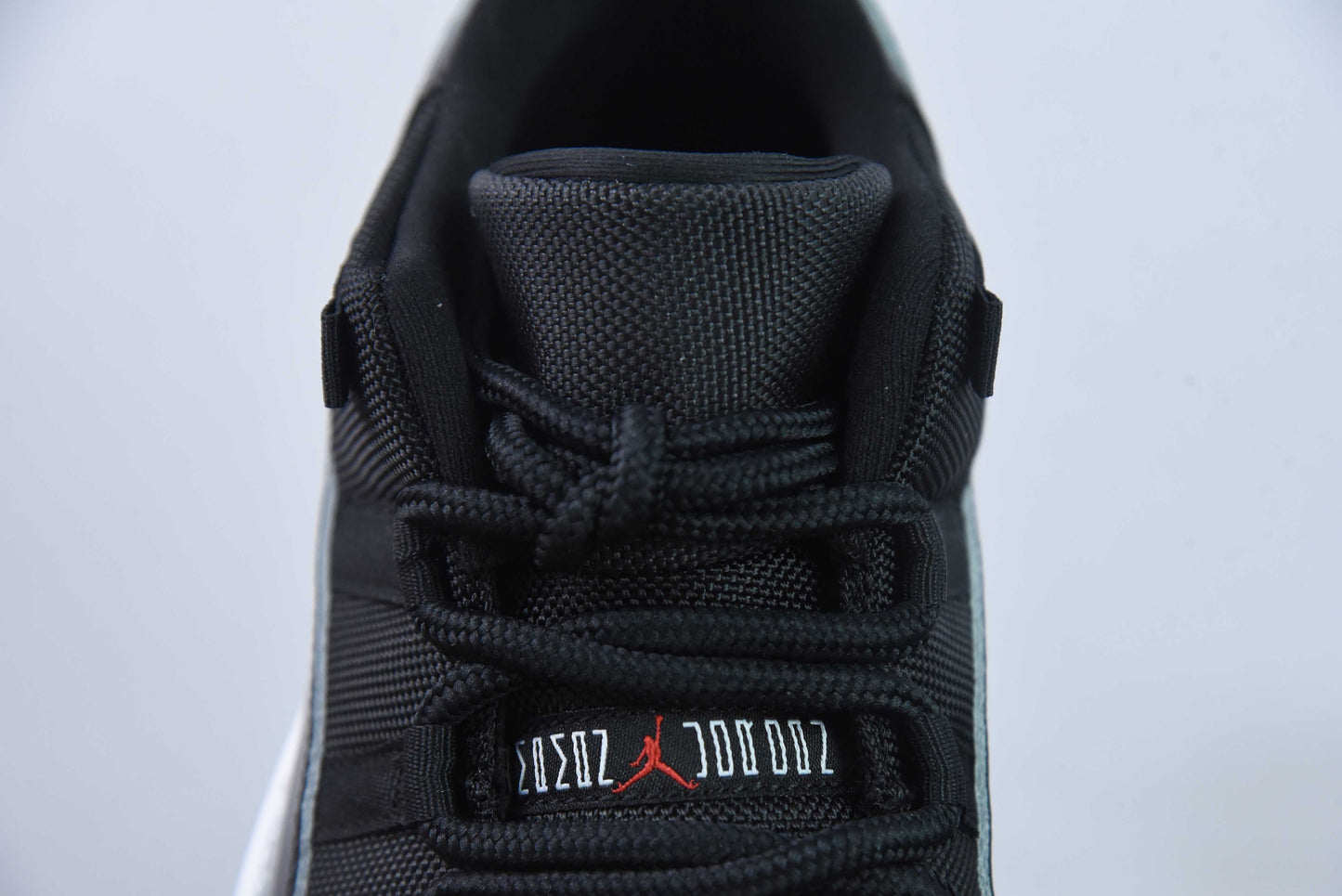 Jordan 11 low - Bred 2025