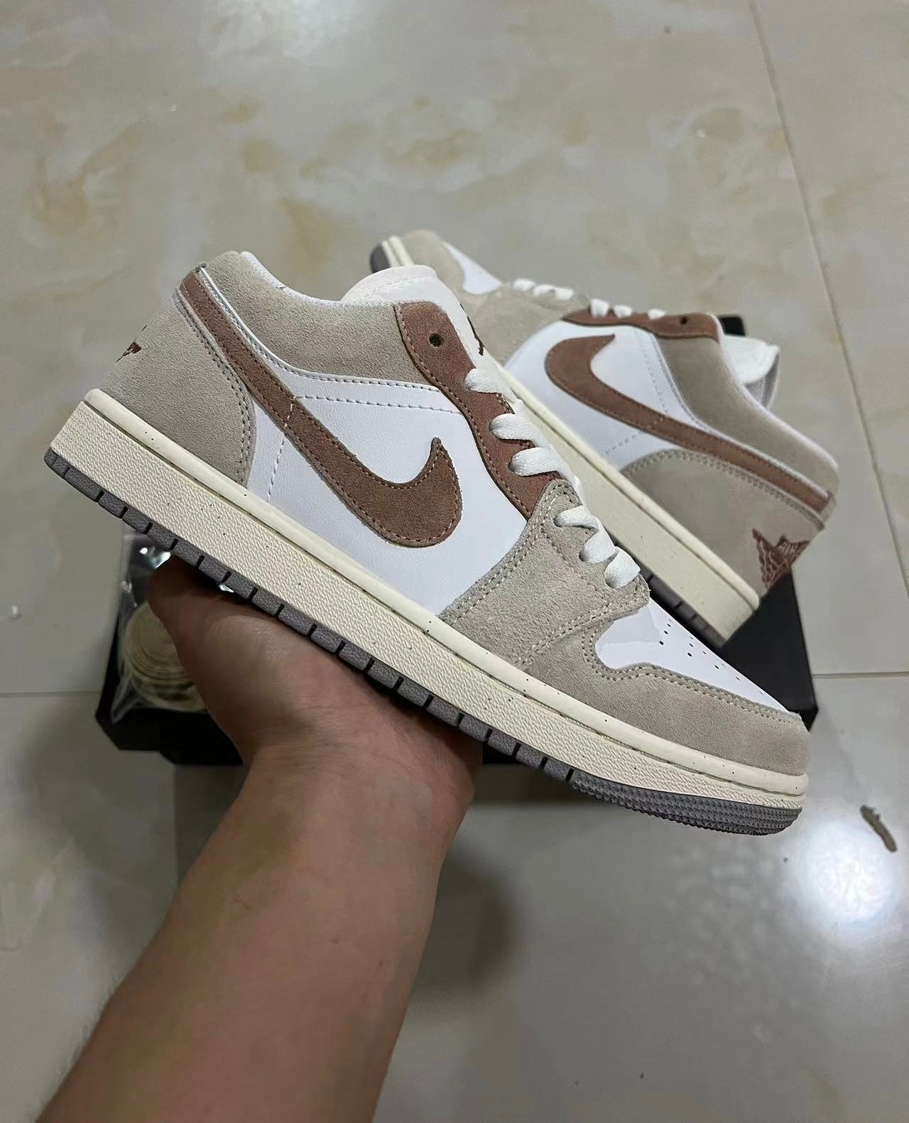 Jordan Retro 1 Low Legend Light Brown