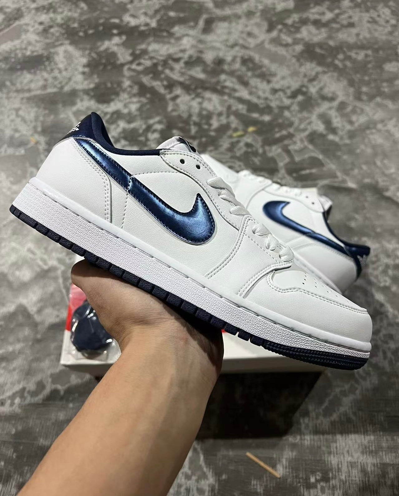 Jordan Retro 1 Low 85’ Metallic Blue