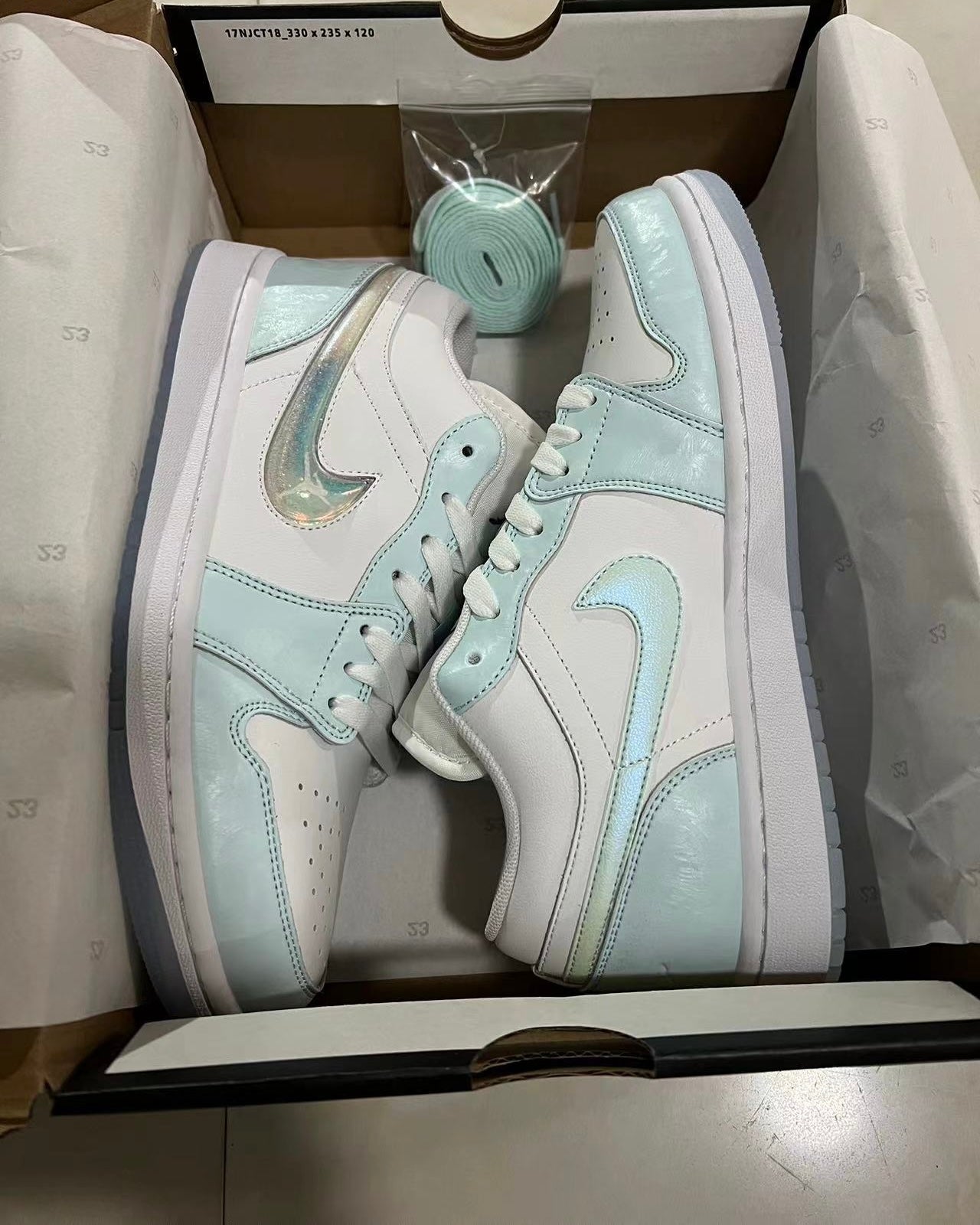 Jordan Retro 1 Low Glacier Blue