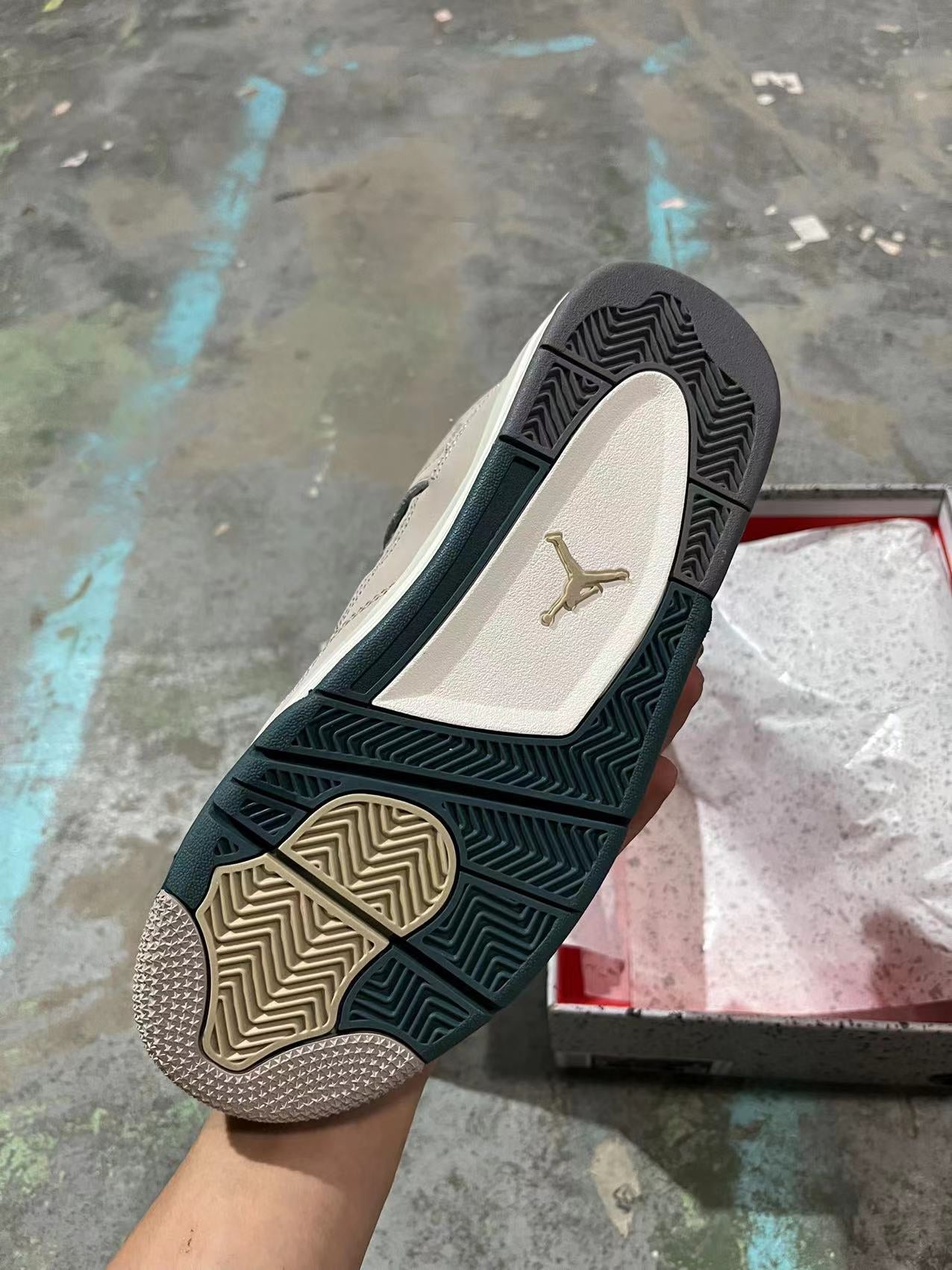 Jordan 4 - Craft