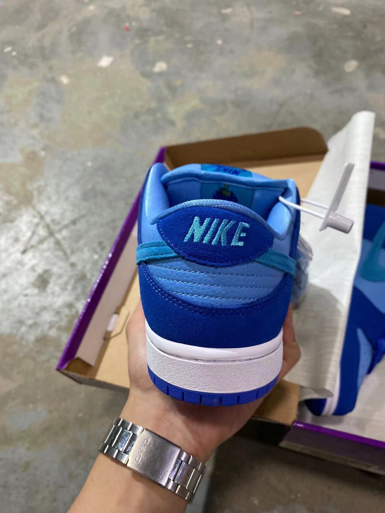 A Nike SB Dunk- Blue Rasperry