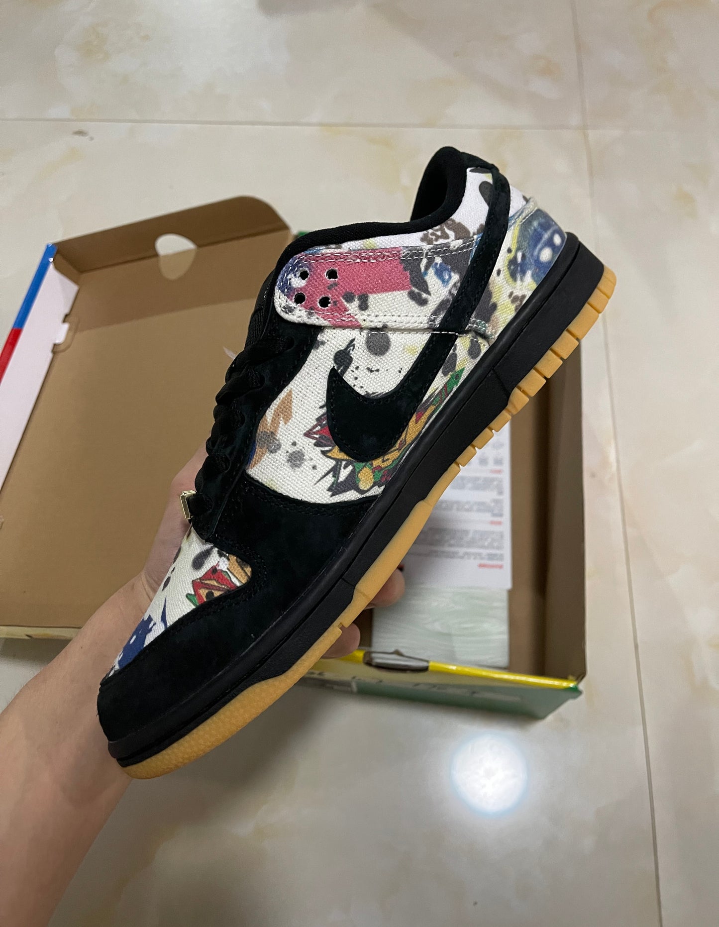 A Nike SB Dunk - Supreme Rammellzee