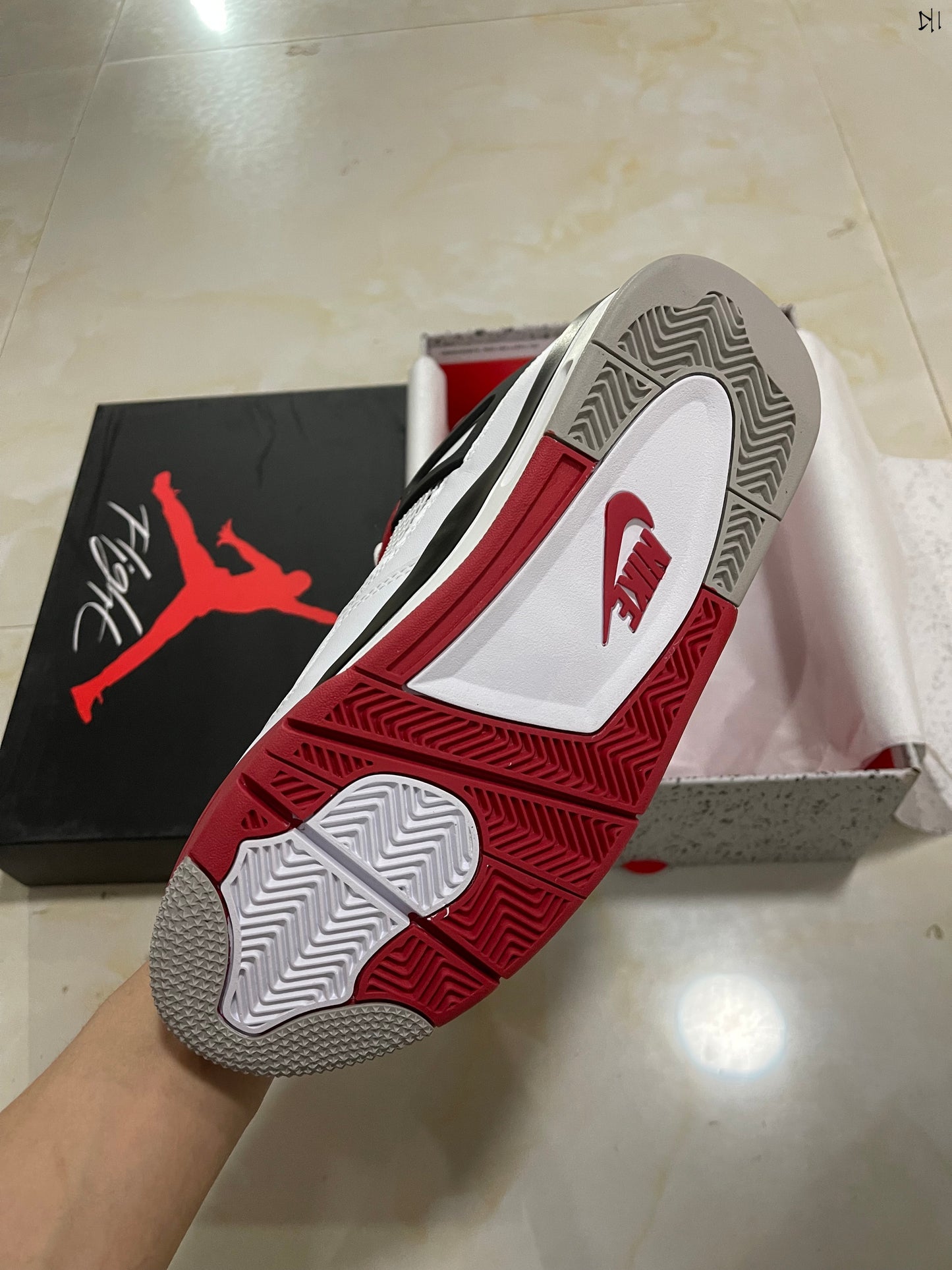 Jordan 4 - Fire Red