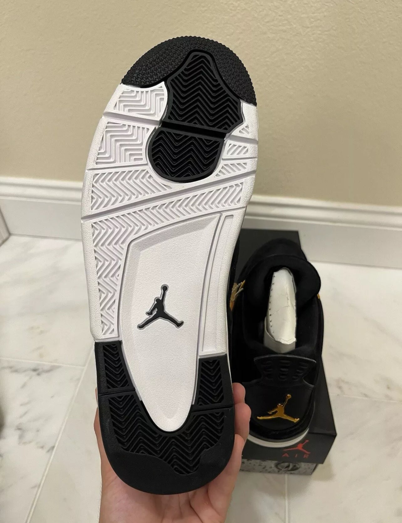 Jordan 4 - Royalty