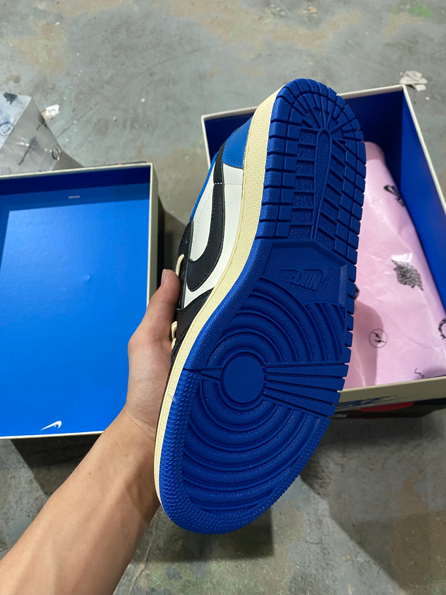 Jordan 1 Travis Scott - Fragment Design