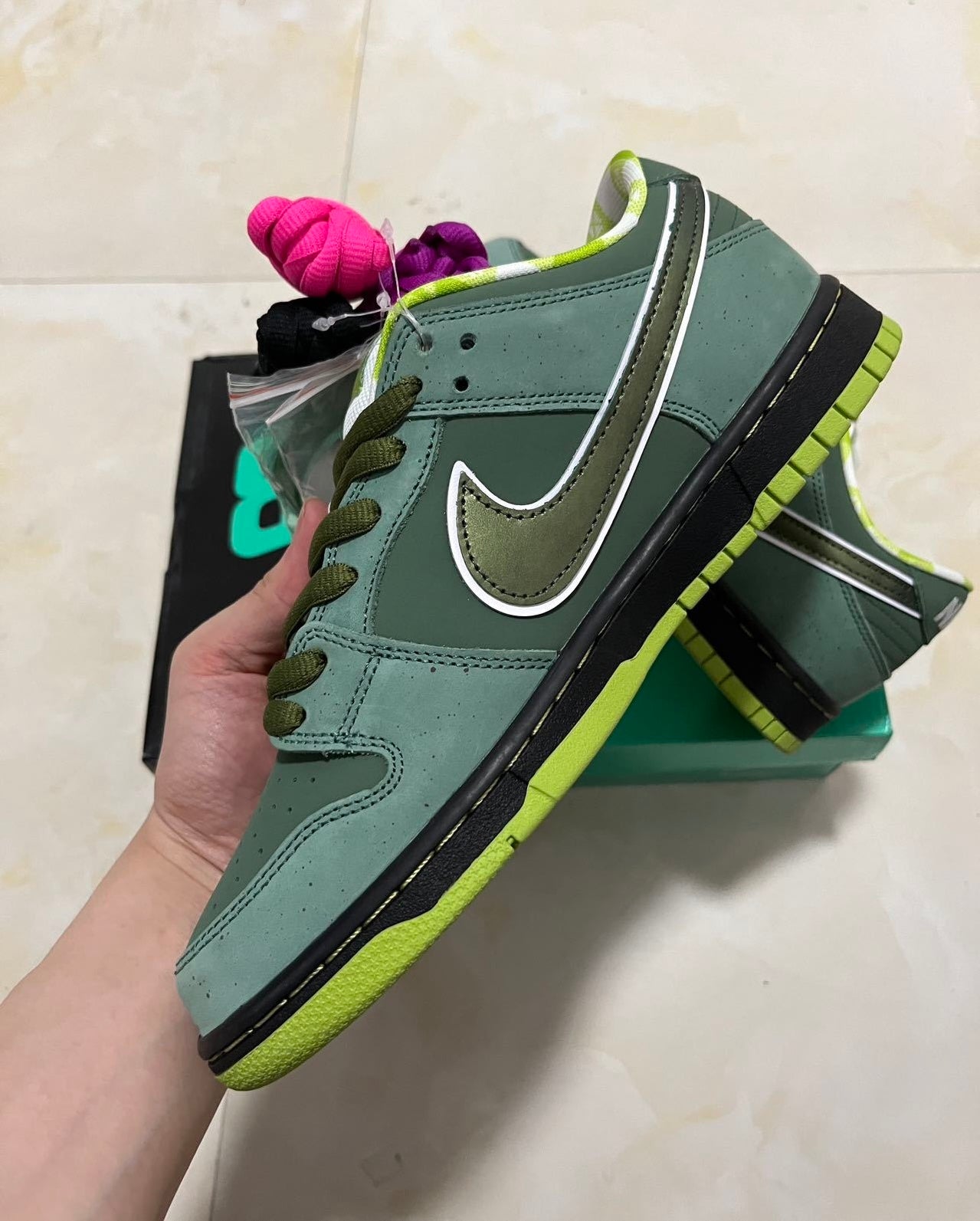 A Nike SB Dunk- Green Lobster