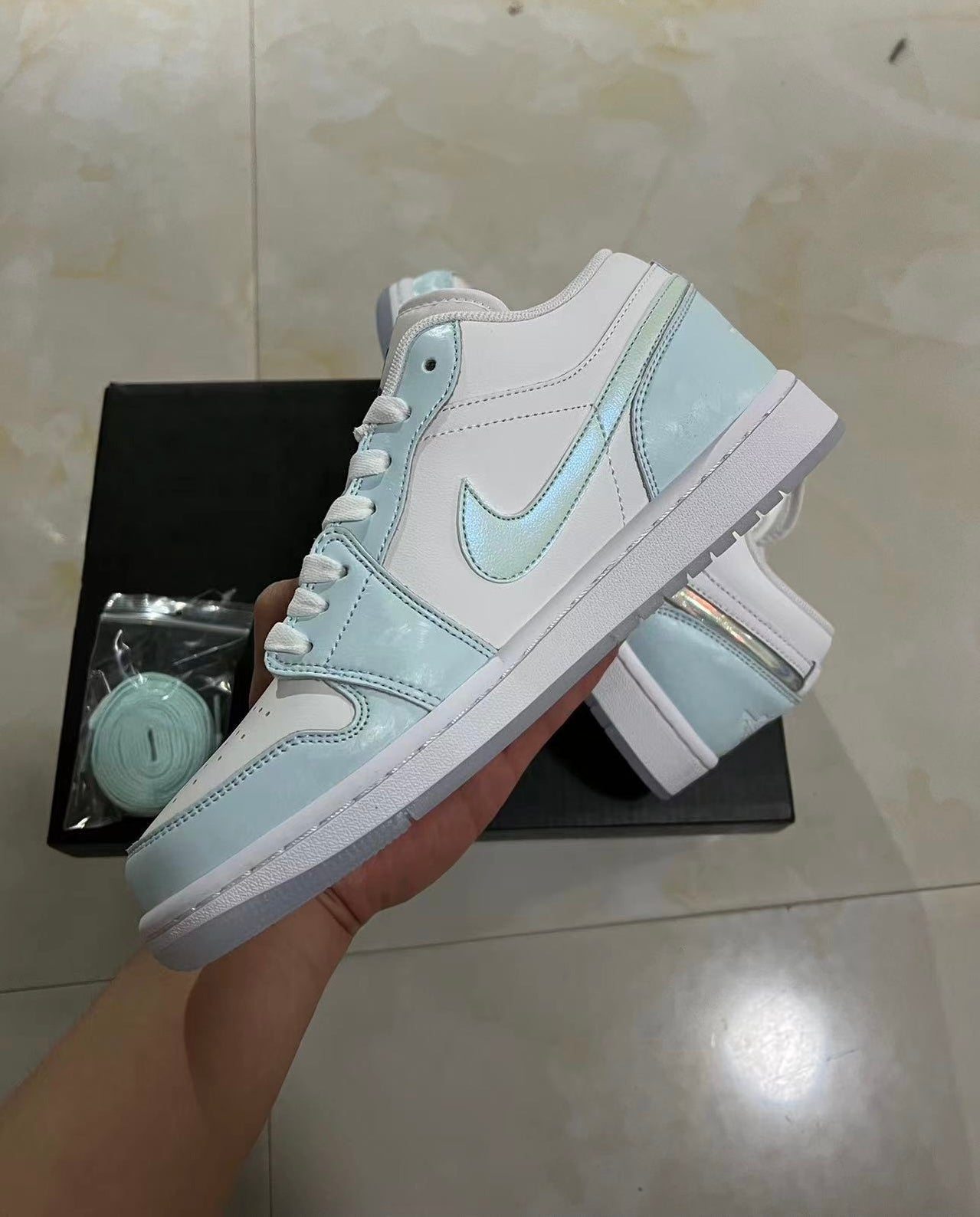 Jordan Retro 1 Low Glacier Blue