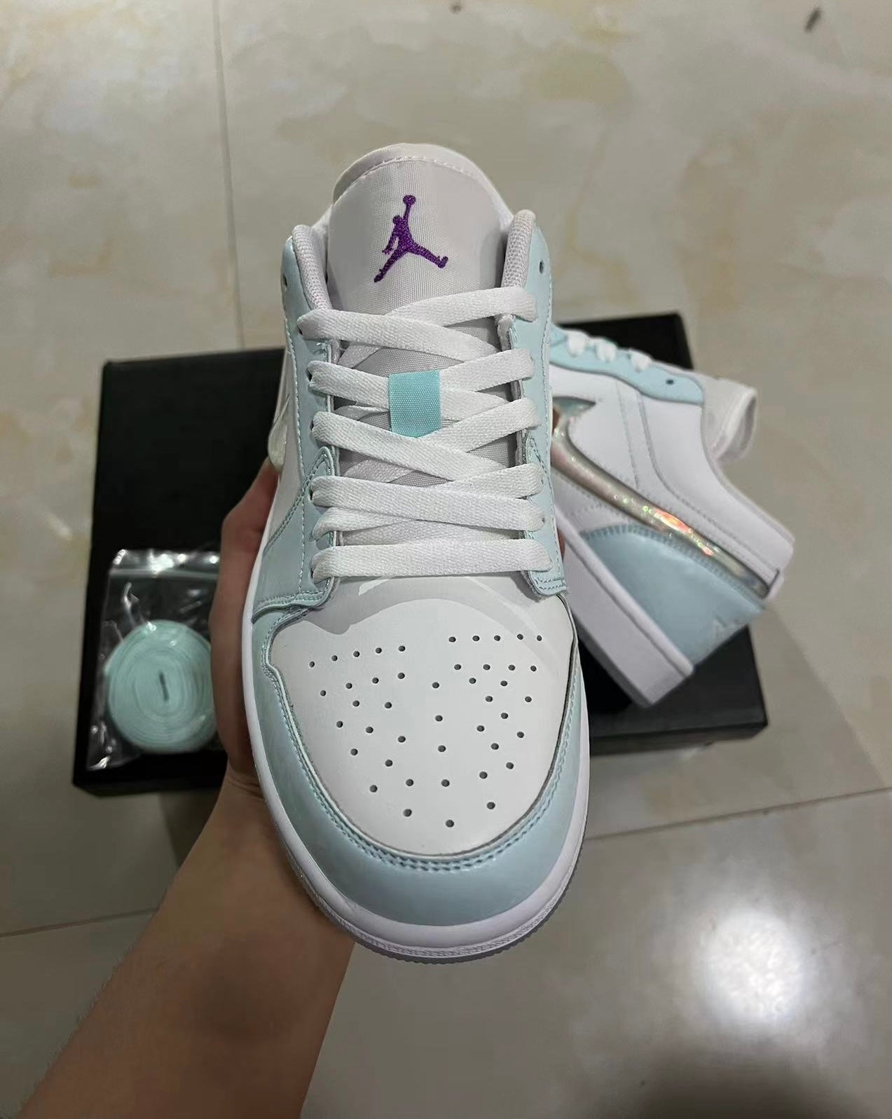 Jordan Retro 1 Low Glacier Blue