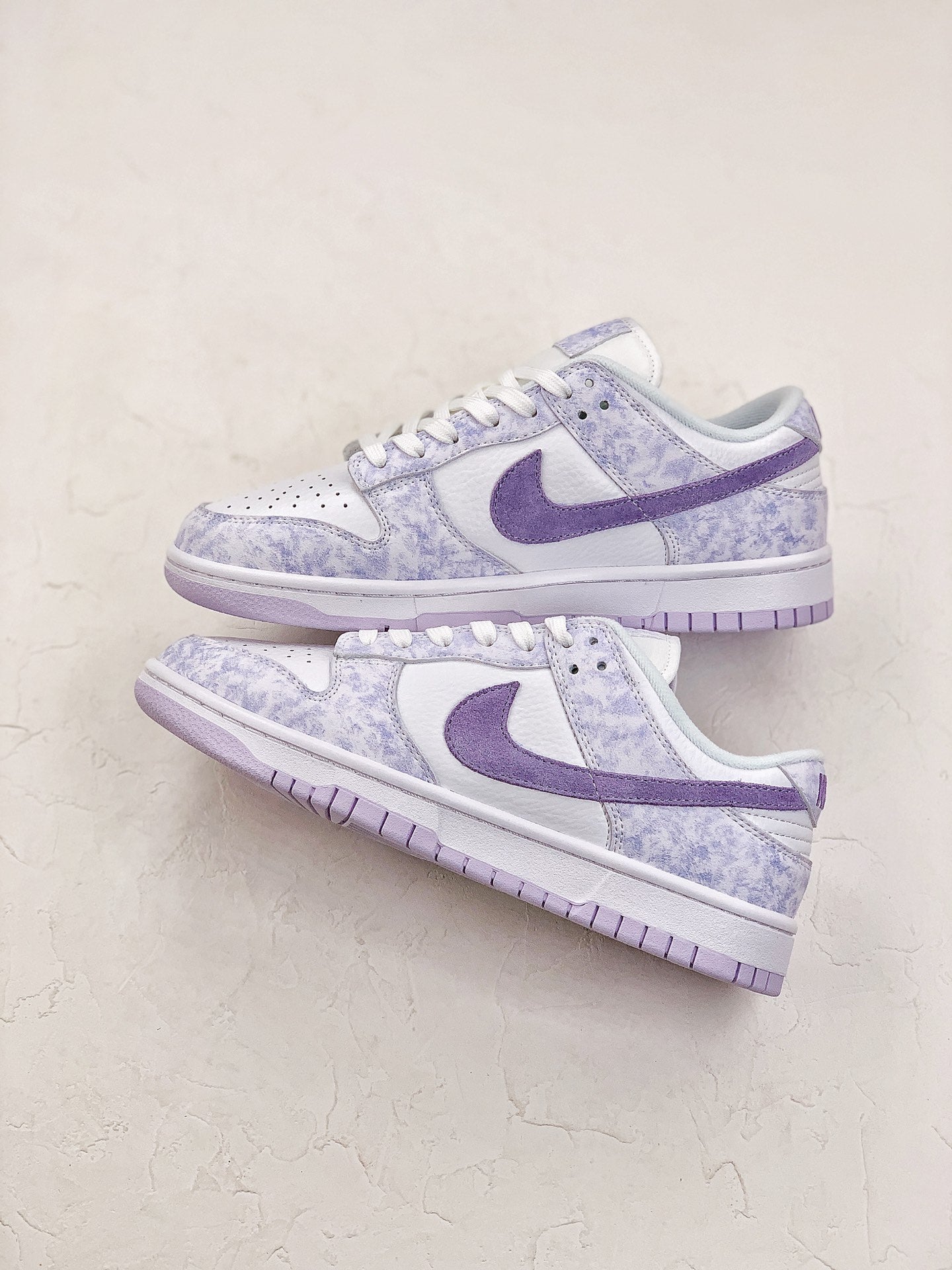 A Nike SB Dunk - Purple Pulse