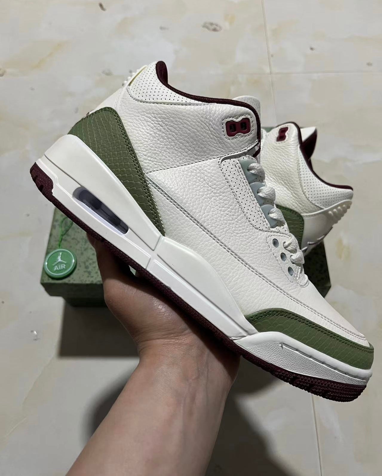 Jordan 3 - Medium Olive