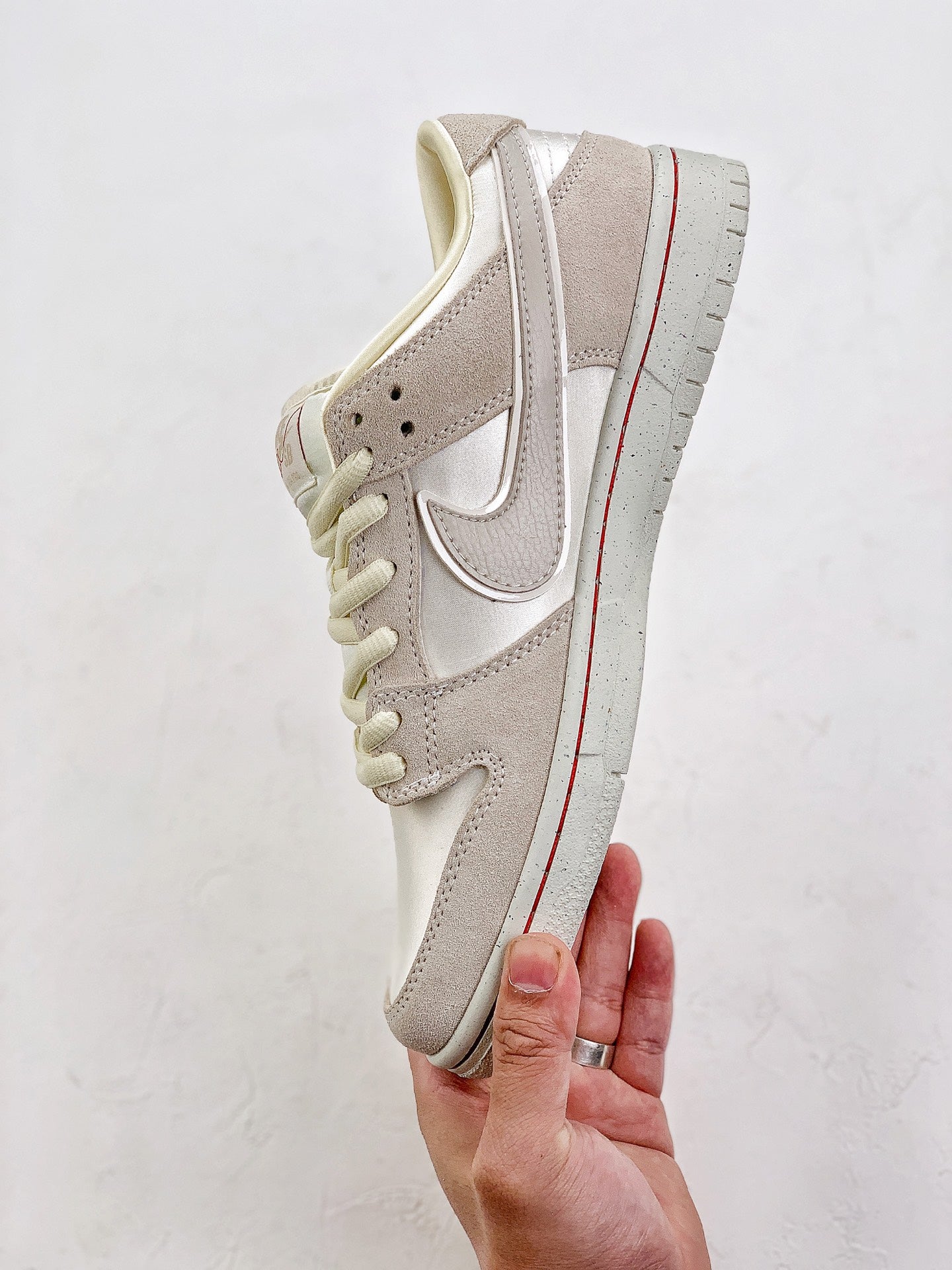 A Nike SB Dunk - City Of Love Bone