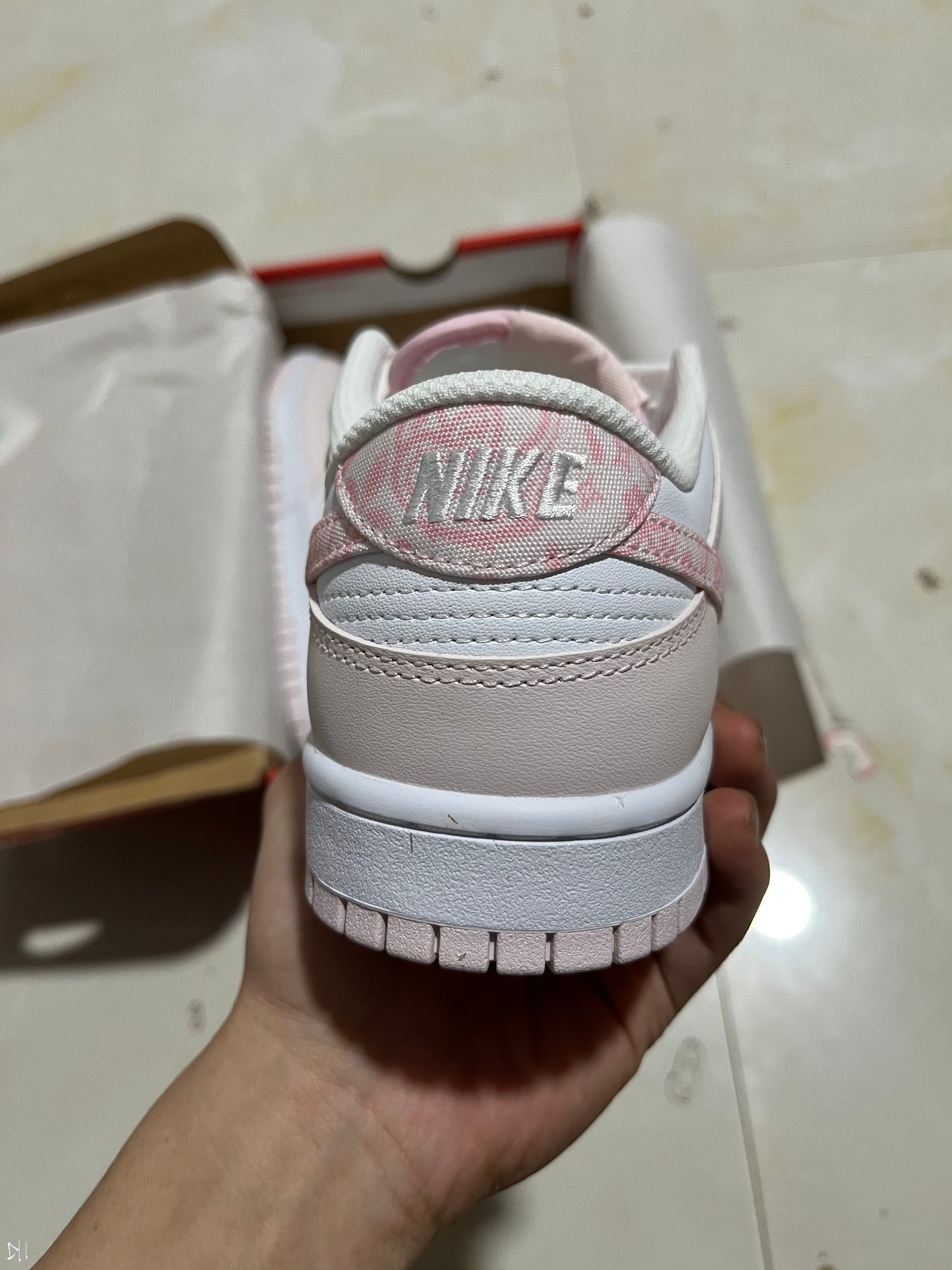 A Nike SB Dunk- Pink Paisley