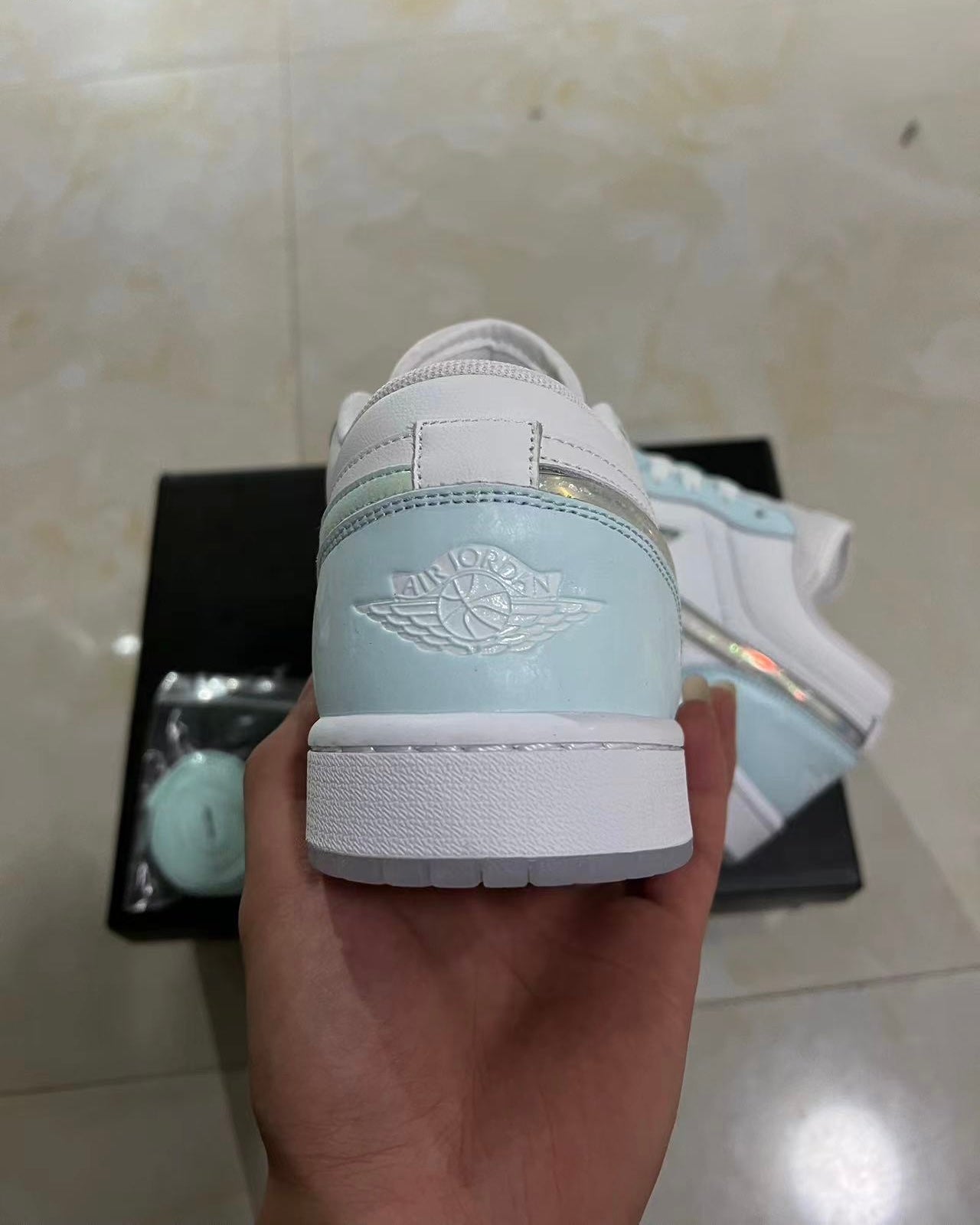 Jordan Retro 1 Low Glacier Blue