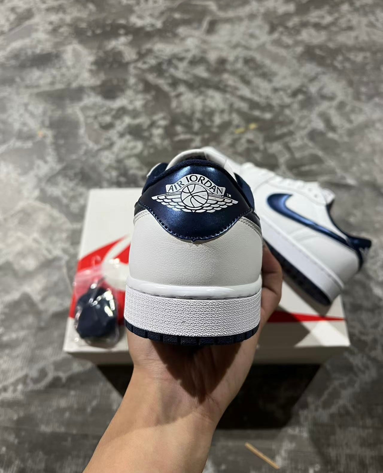 Jordan Retro 1 Low 85’ Metallic Blue