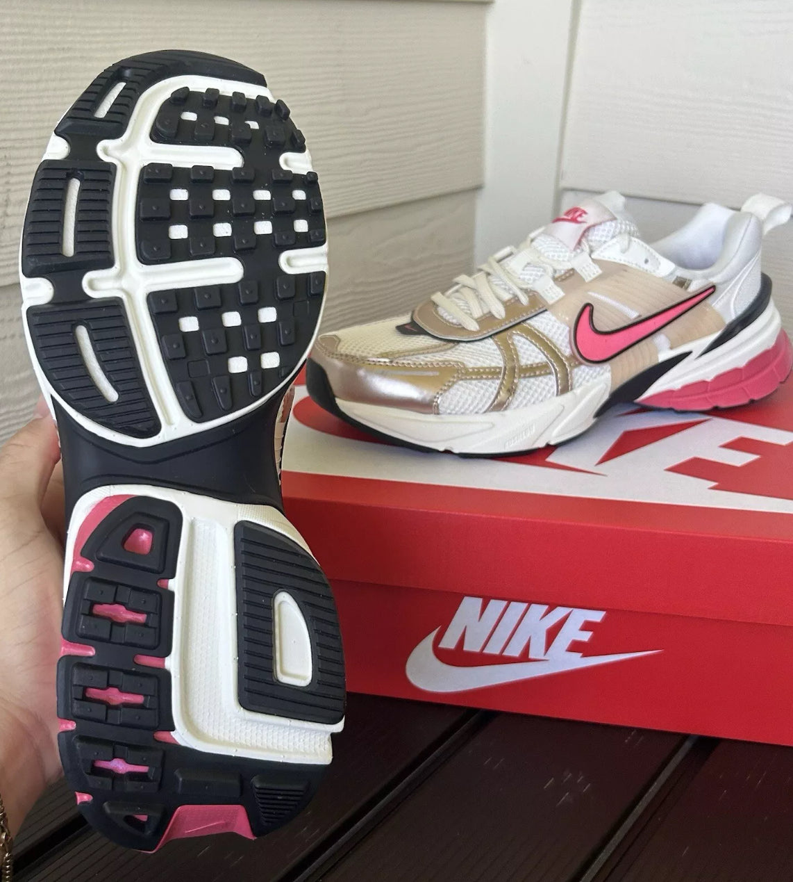 Nike V2K Run Womens Guava