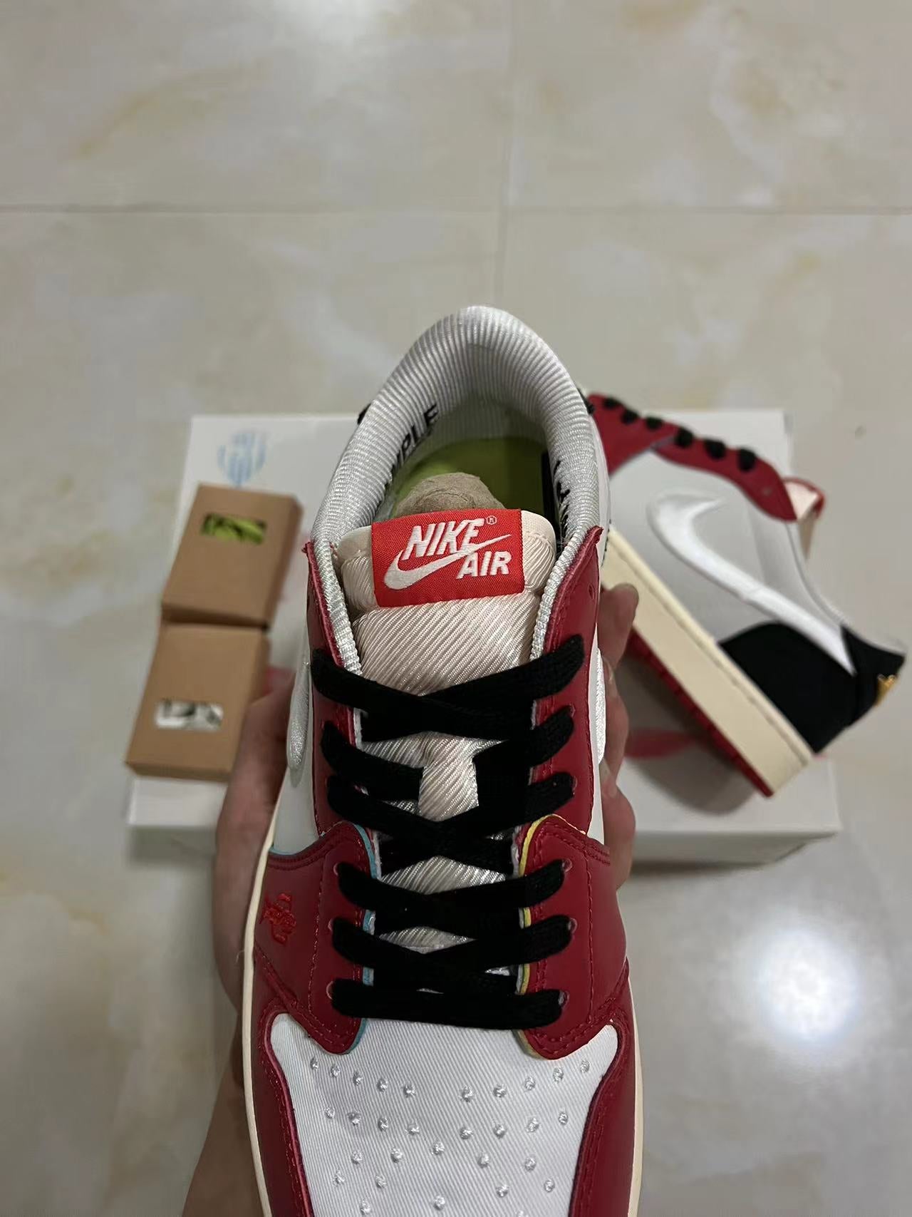 Jordan 1 Low - Trophy Room