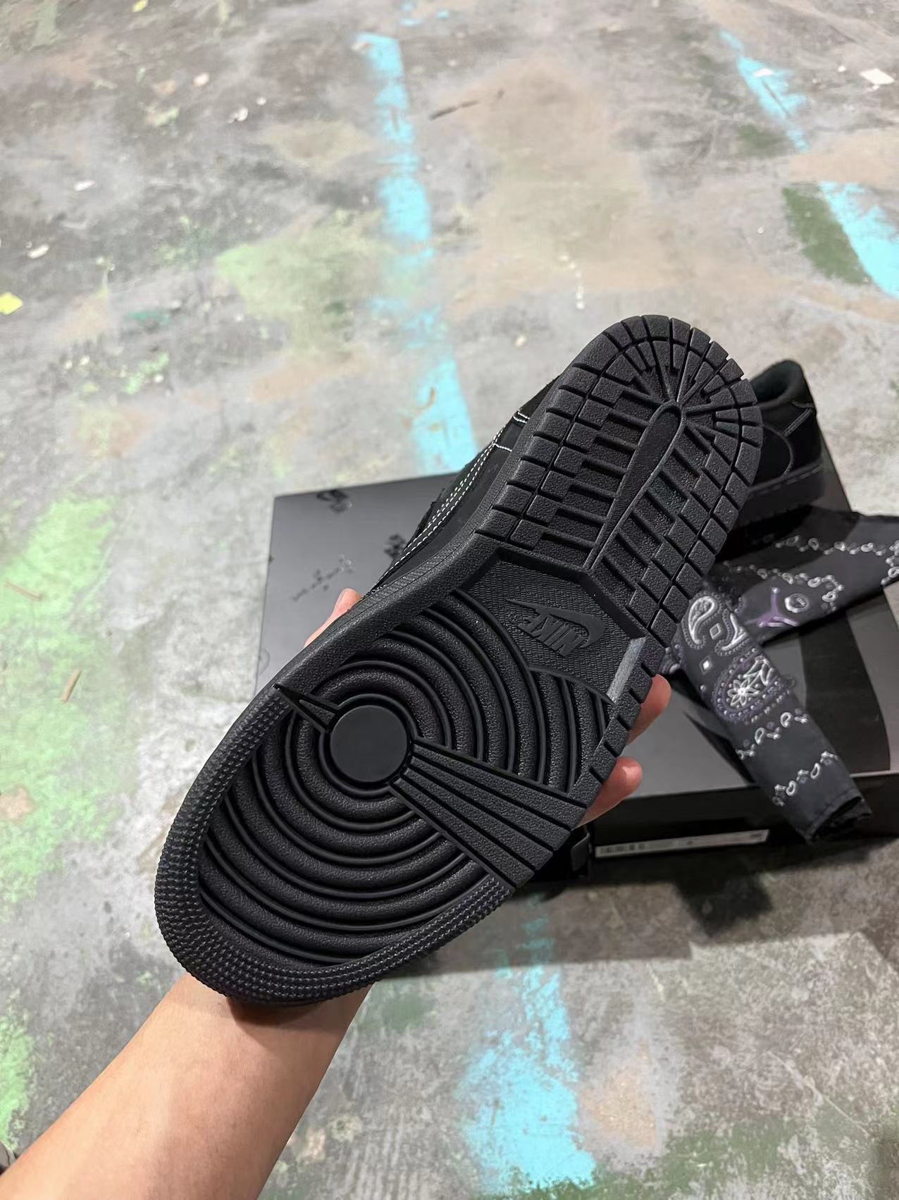 Jordan 1 Travis Scott - Phantom Black