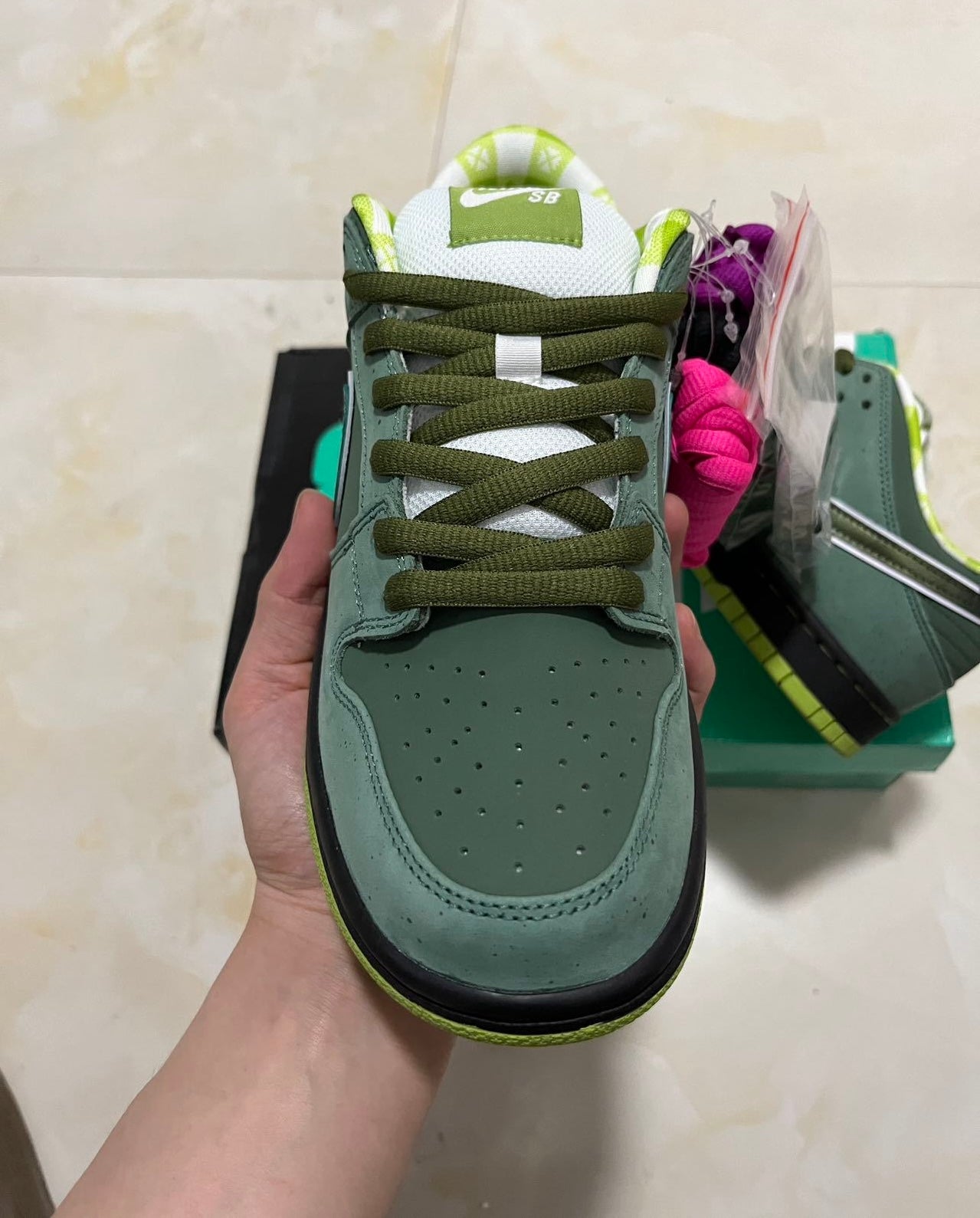 A Nike SB Dunk- Green Lobster