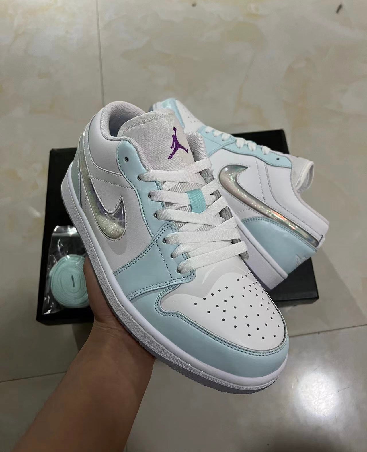 Jordan Retro 1 Low Glacier Blue