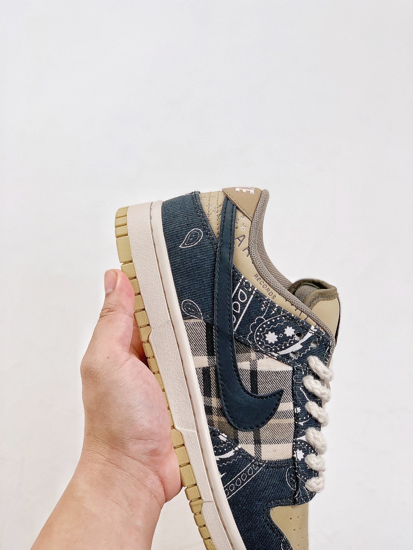 A Nike SB Dunk - Travis Scott Cactus Jack