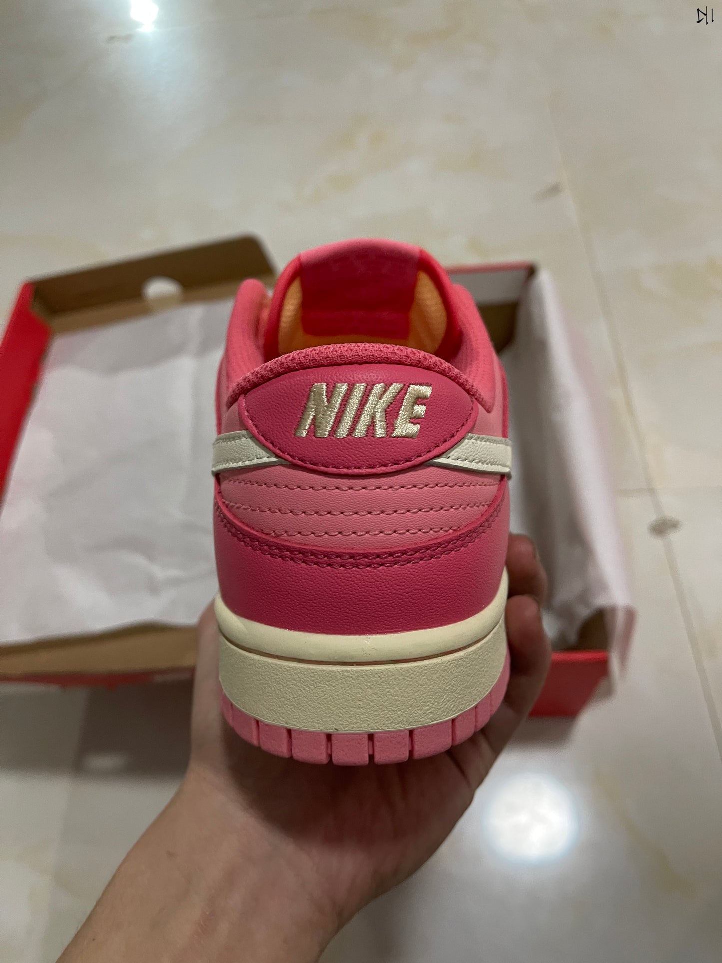 A Nike Sb Dunk - Strawberry Peach