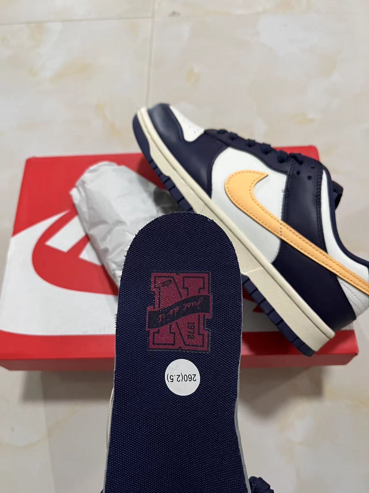 A Nike Sb Dunk - Sail/Melon Coconut Milk