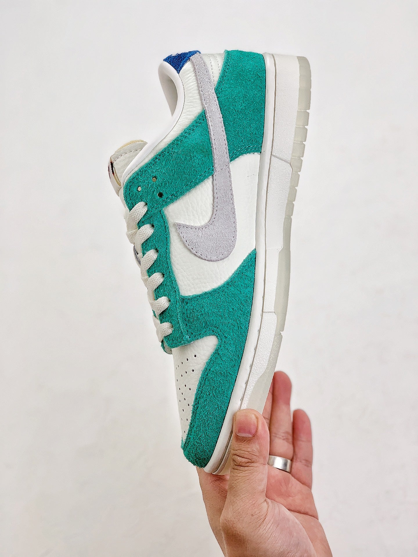 A Nike SB Dunk x Kasina - Road Sign