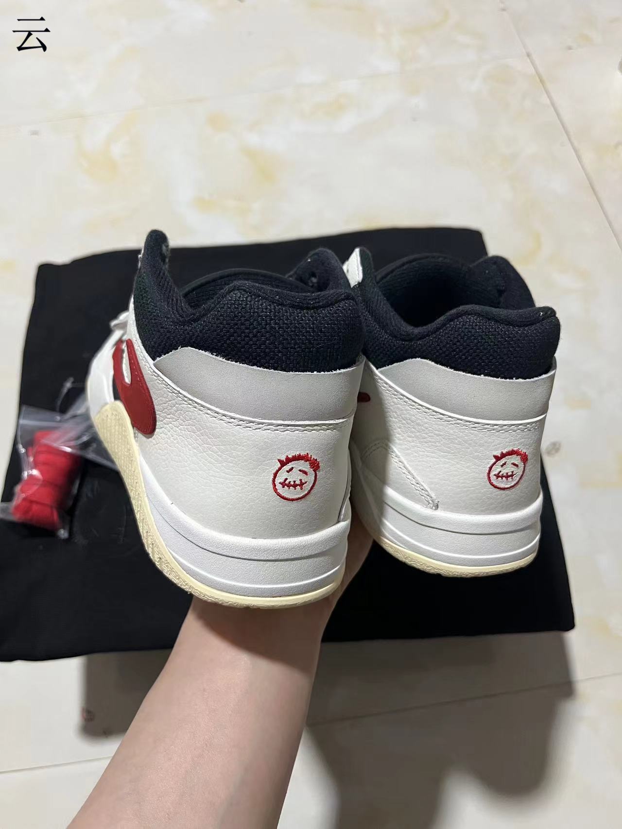Jordan 1 Travis Scott - Jumpman University Red