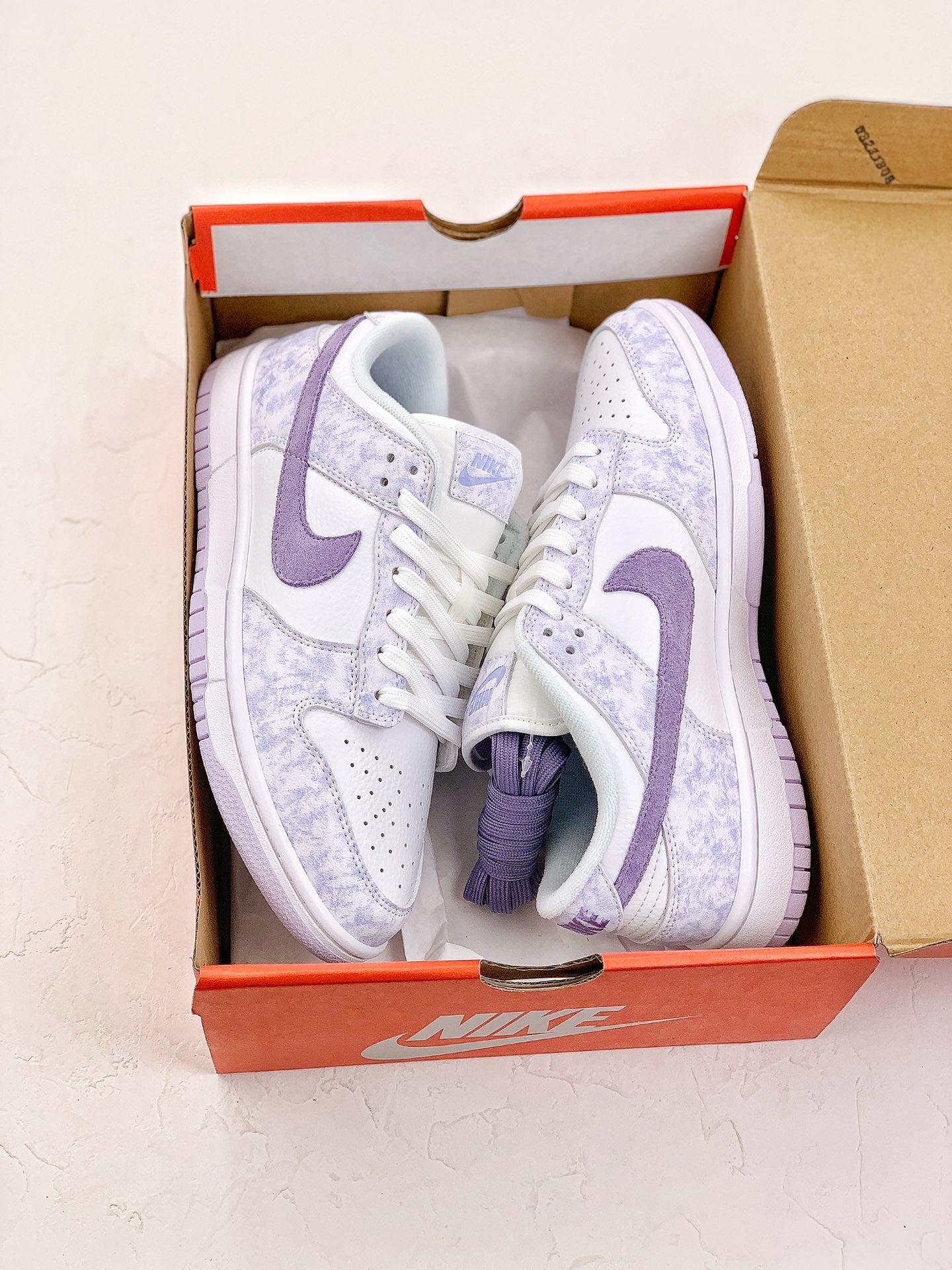 A Nike SB Dunk - Purple Pulse