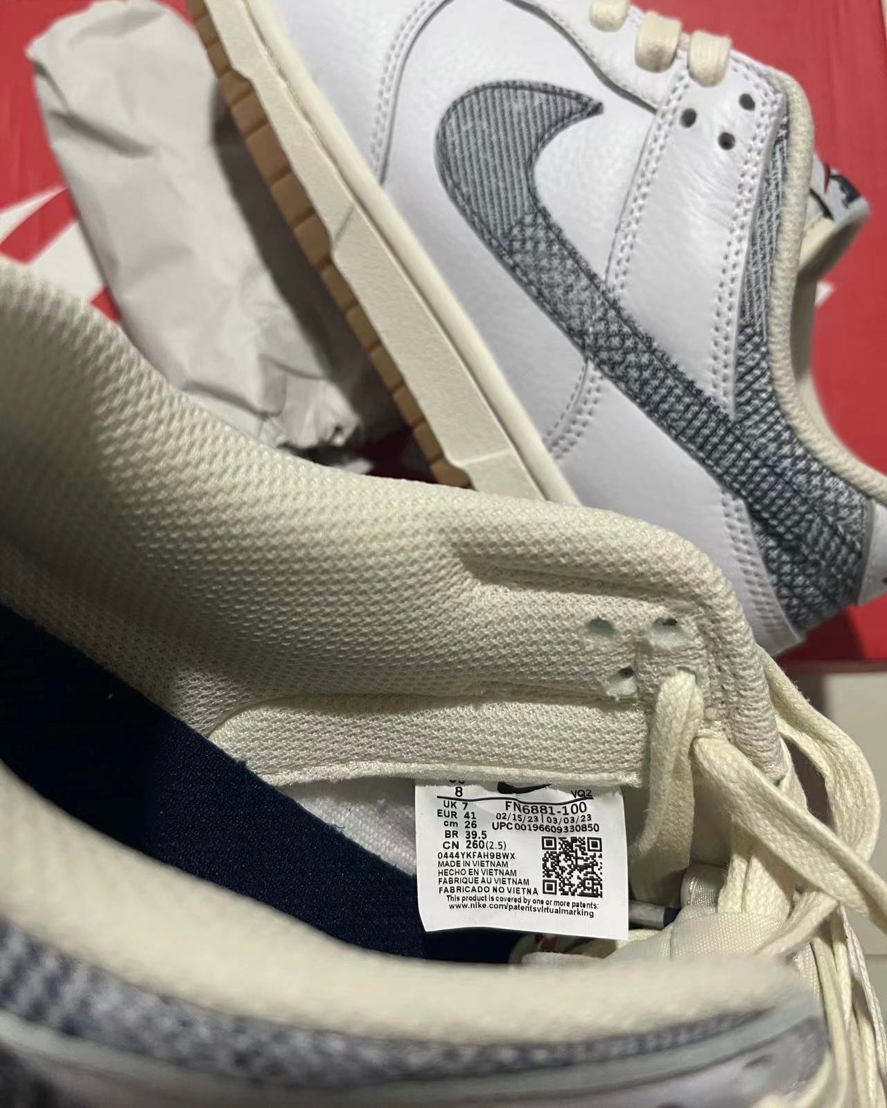 A Nike SB Dunk- Washed Denim