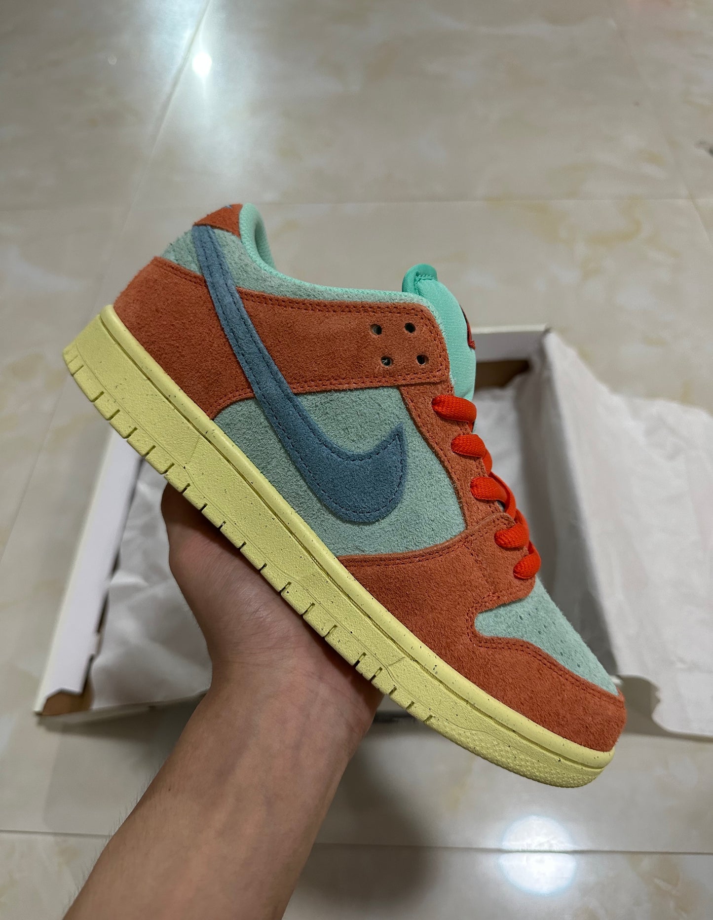 A Nike SB Dunk - Noise Aqua