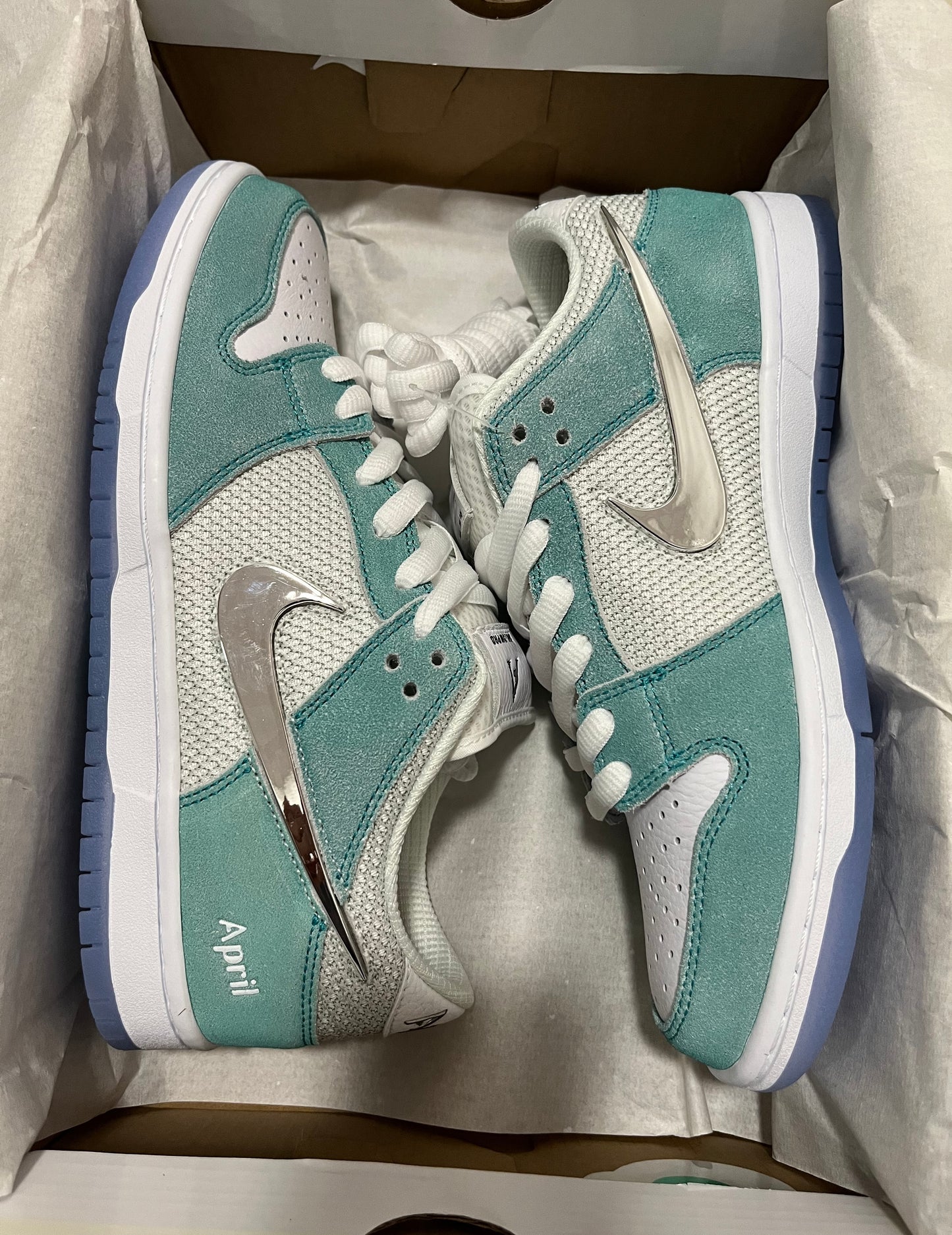 A Nike SB Dunk - April Turbo Green