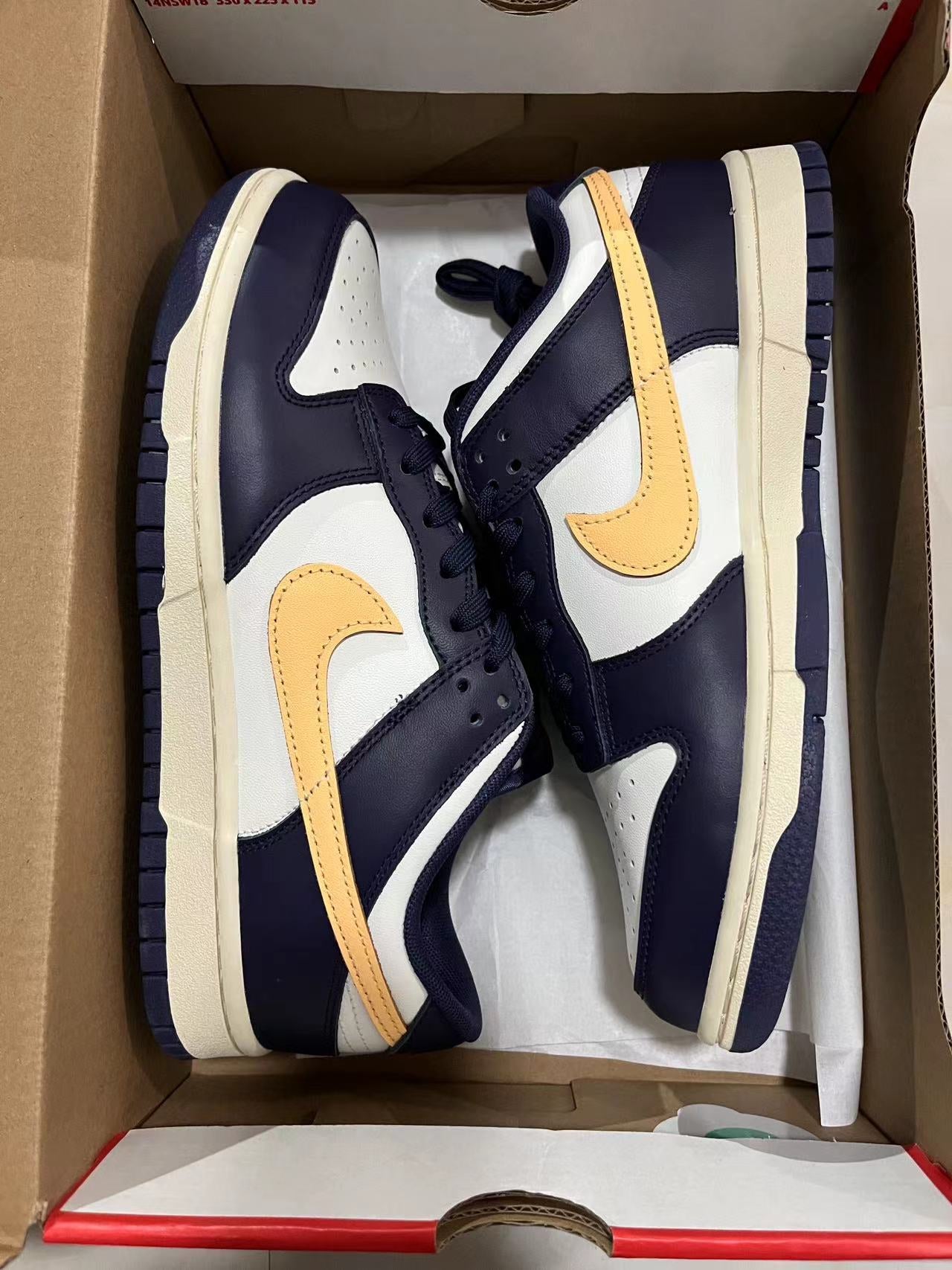A Nike Sb Dunk - Sail/Melon Coconut Milk