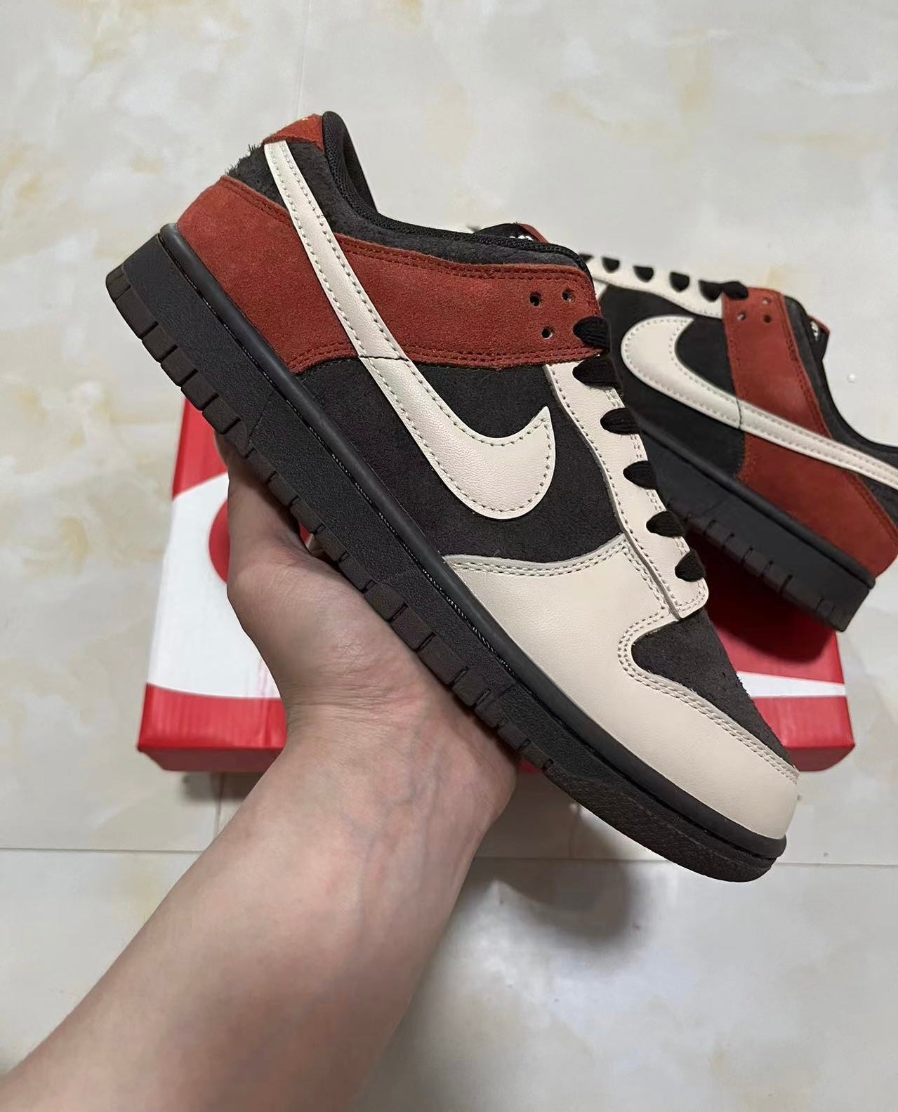 A Nike SB Dunk - Red Panda