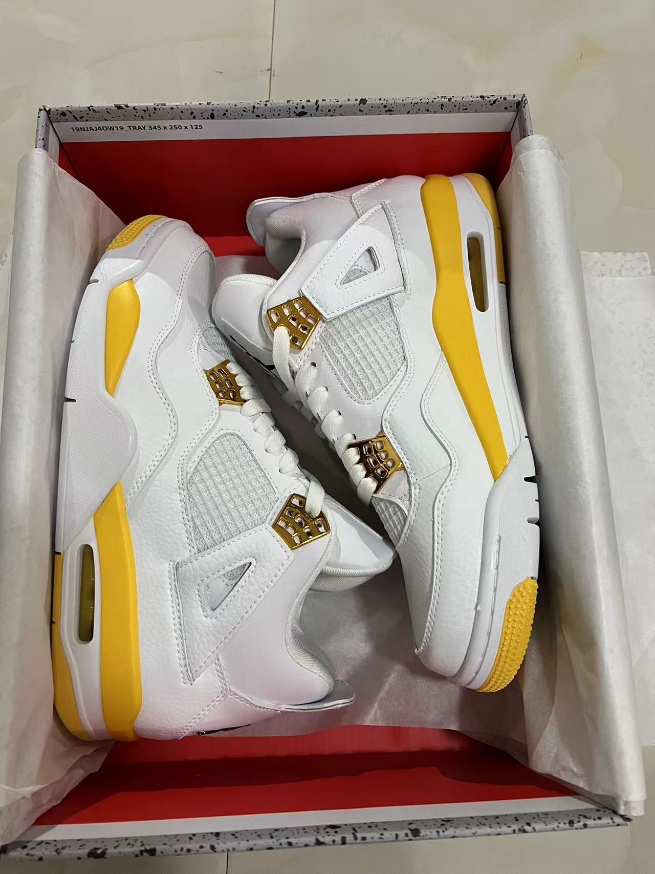 Jordan 4 - Vivid Sulfur