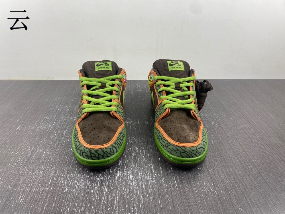 A Nike SB Dunk- De la Soul