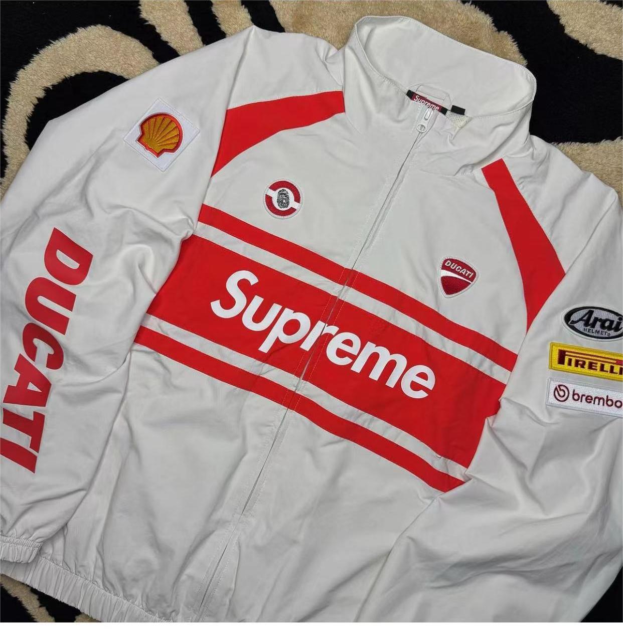 Supreme - Ducati