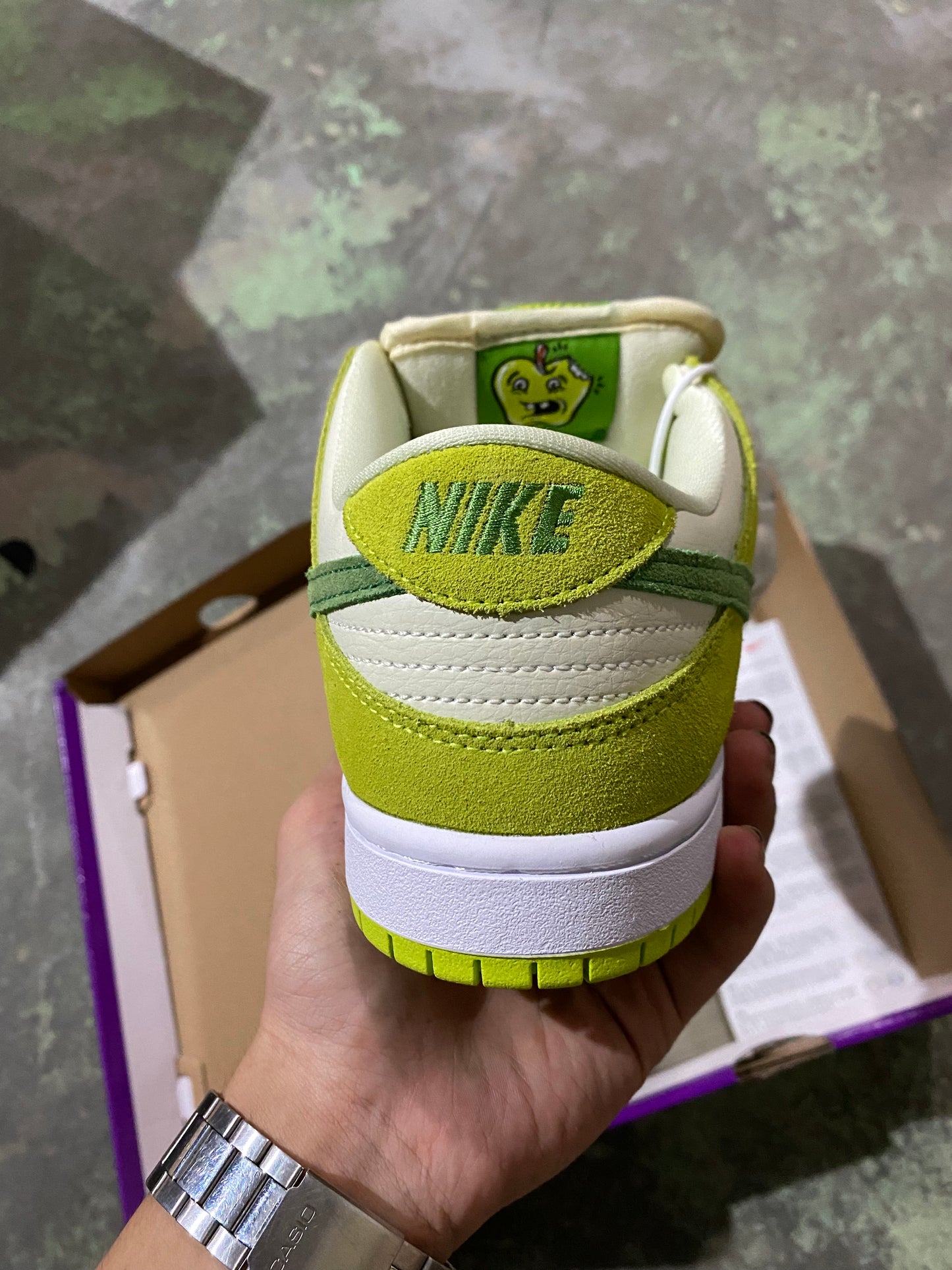 A Nike SB Dunk- Sour Apple